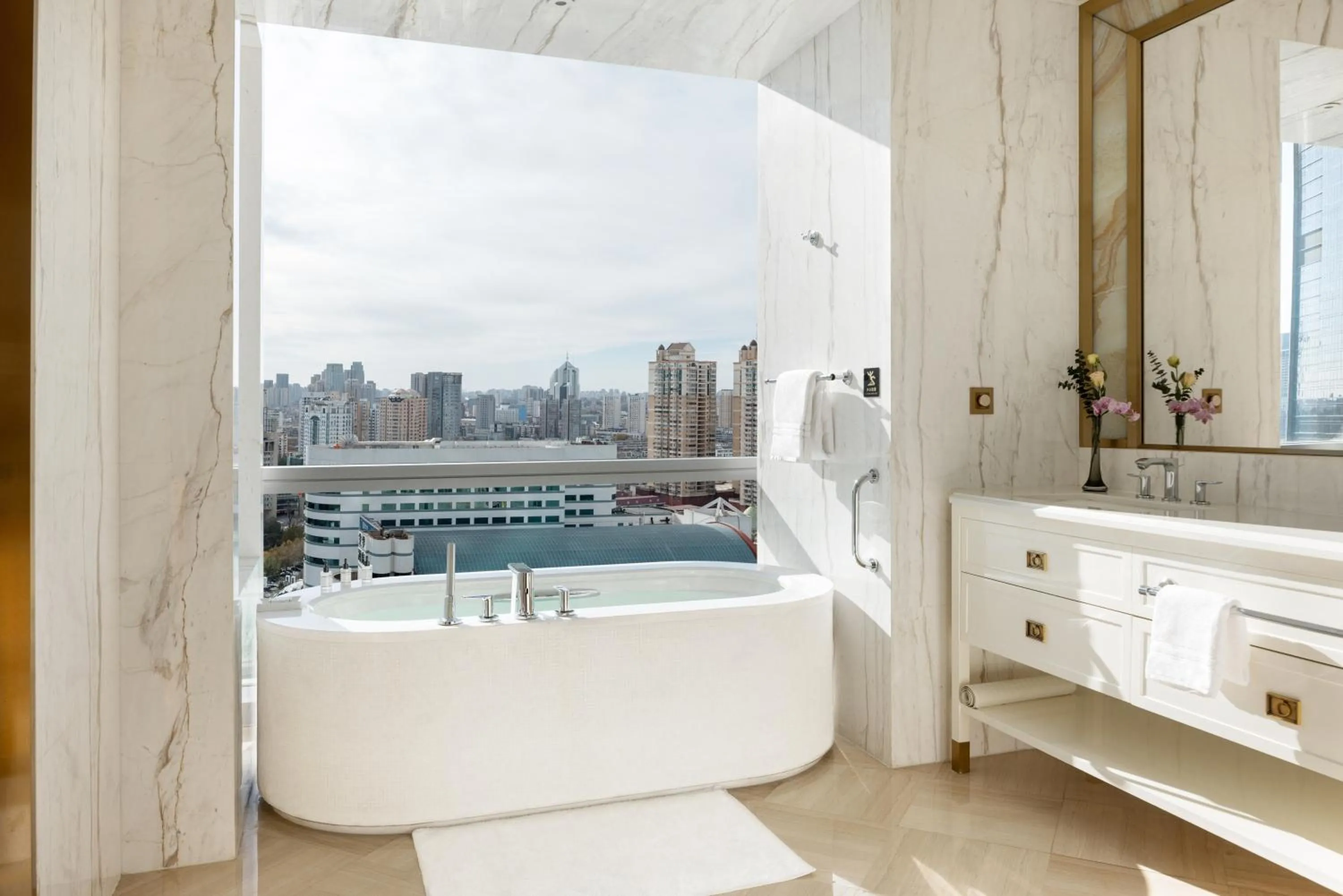 Bathroom in Four Seasons Hotel Tianjin