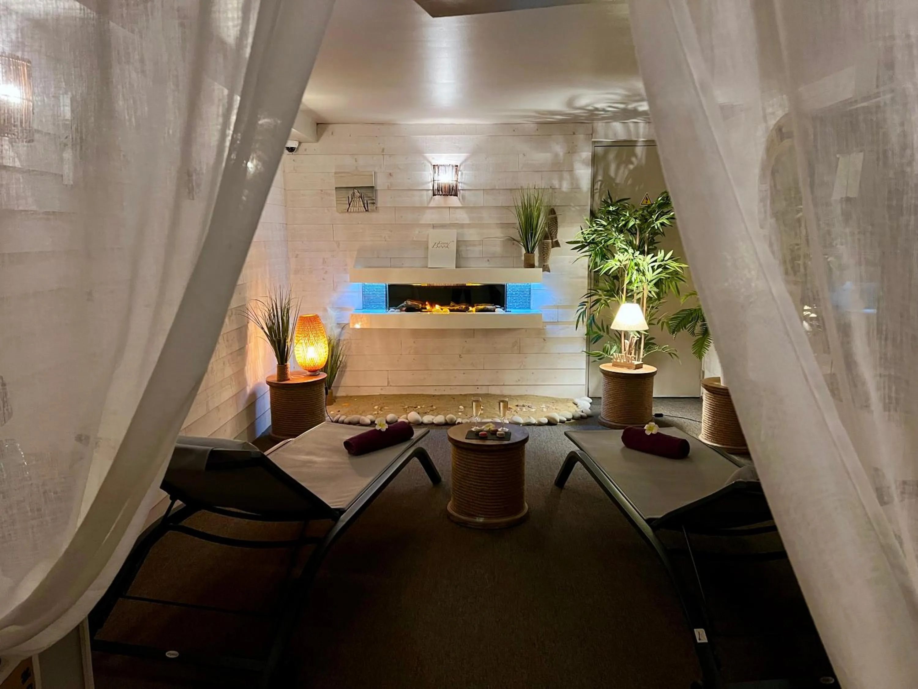 Spa and wellness centre/facilities in Le Trophée Boutique Hôtel Spa- La Loggia Appart'hôtel