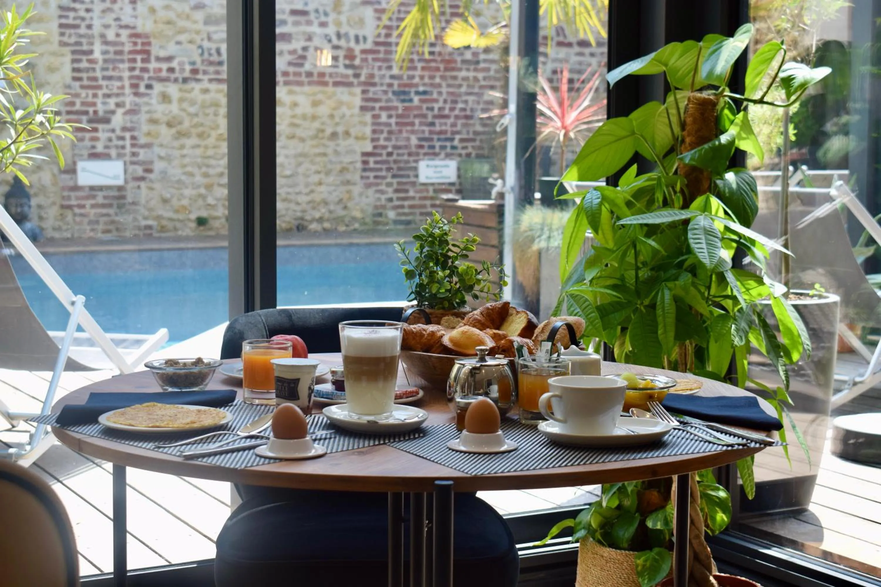 Breakfast in Le Trophée Boutique Hôtel Spa- La Loggia Appart'hôtel