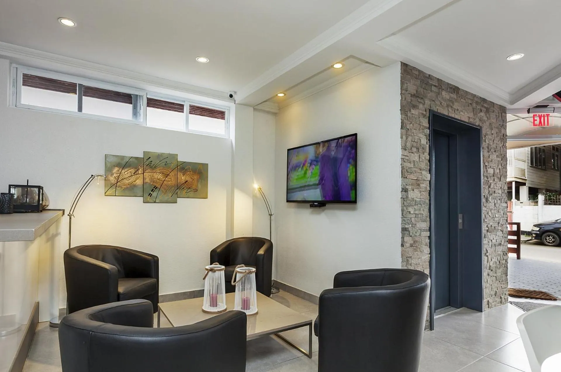 Restaurant/places to eat in Q-Inn Boutique Hotel