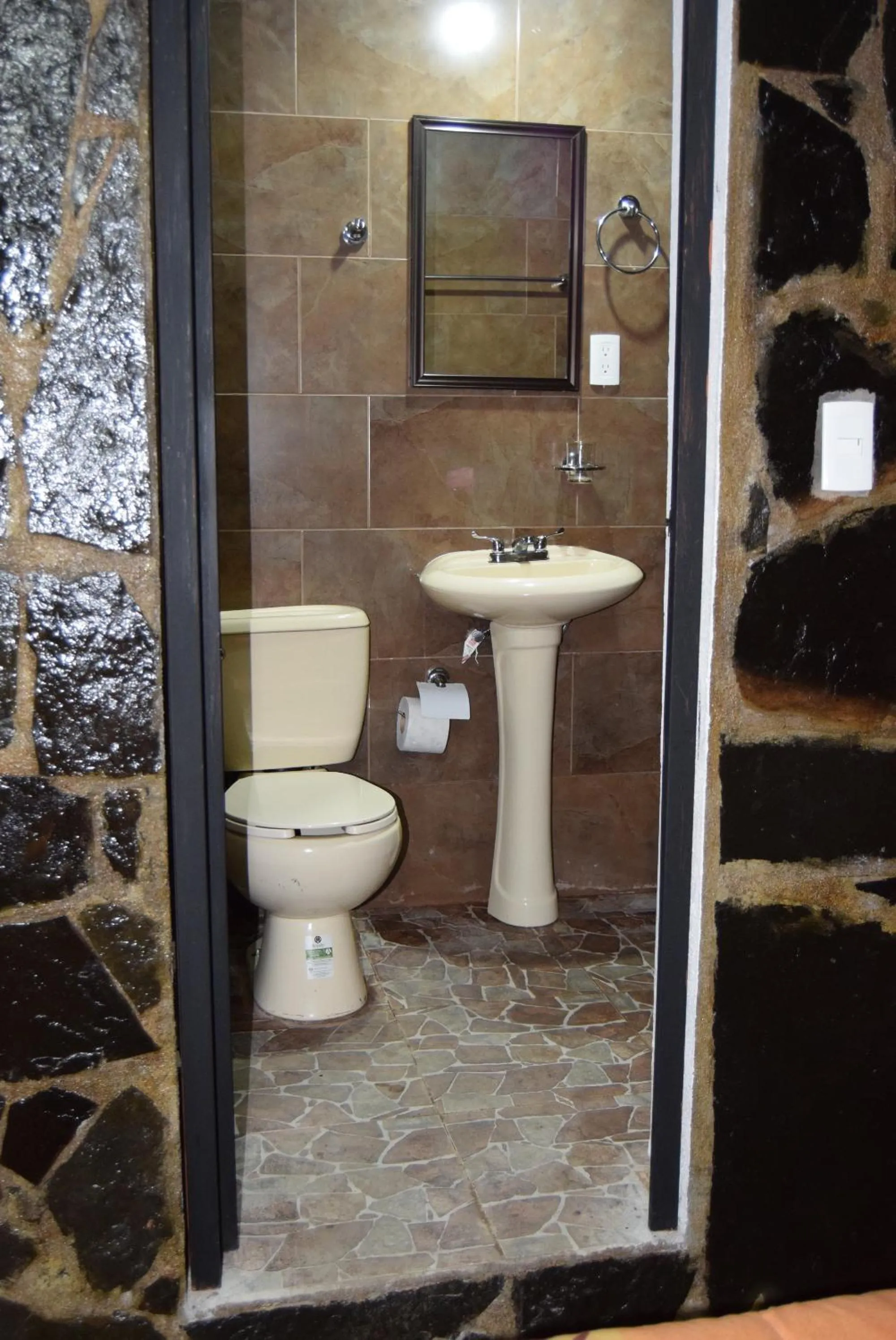 Bathroom in POSAD FAMILIAR EL PARAiSO