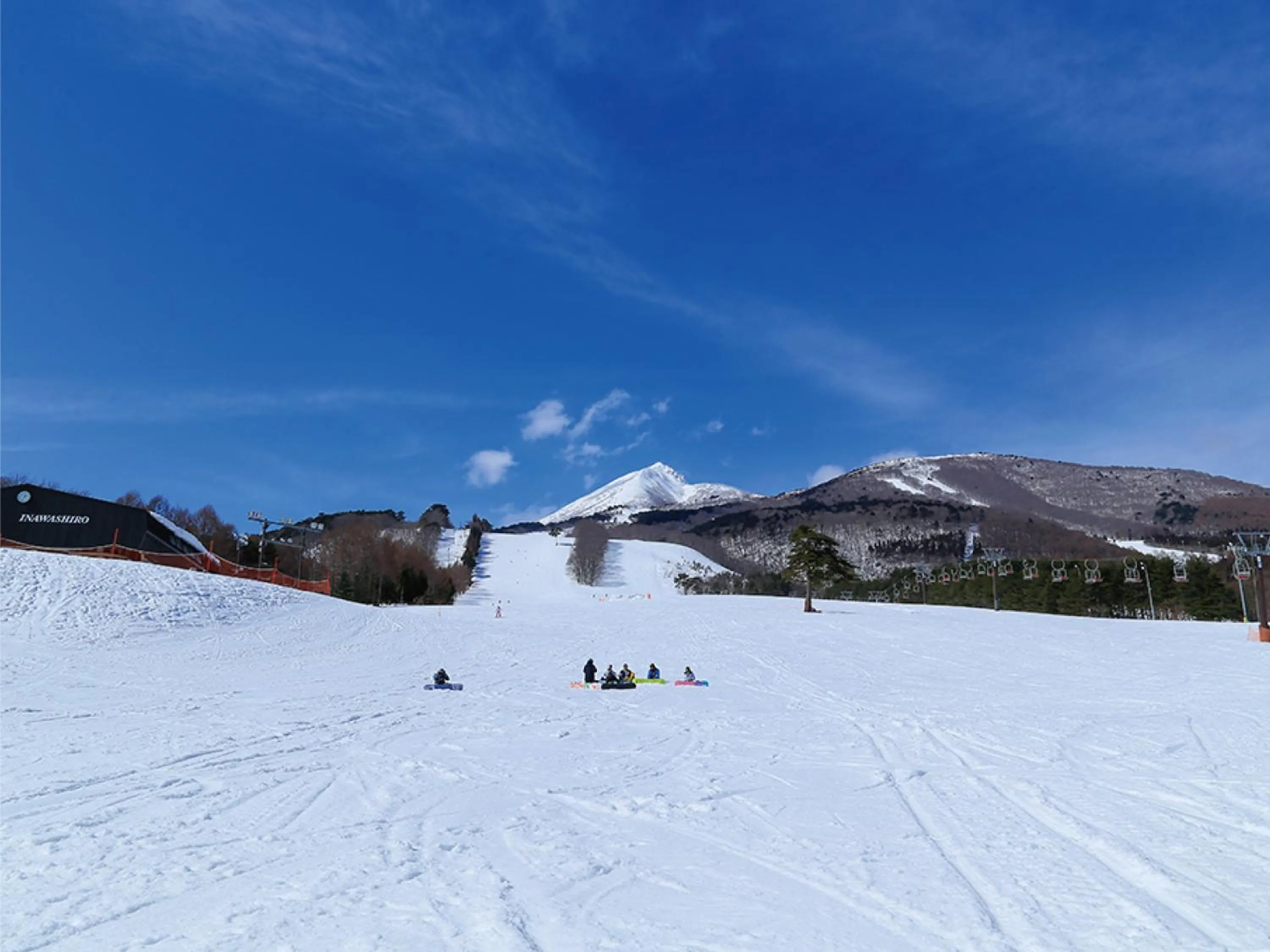 Skiing in Villa Inawashiro