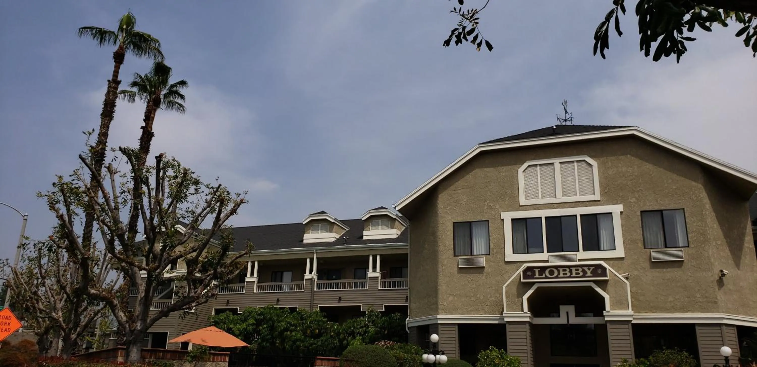 Breakfast in Oak Tree Inn