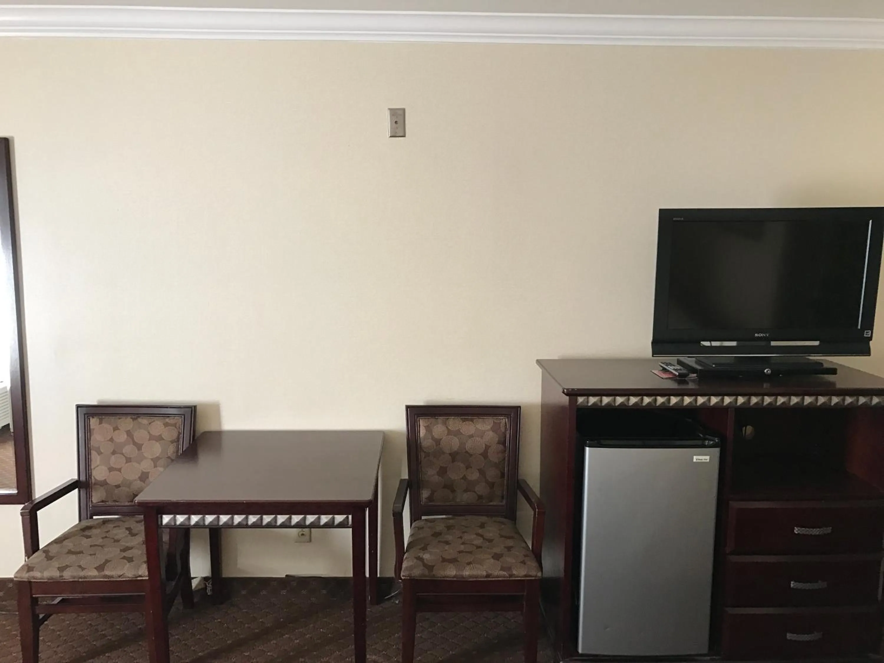 Bedroom in Oak Tree Inn