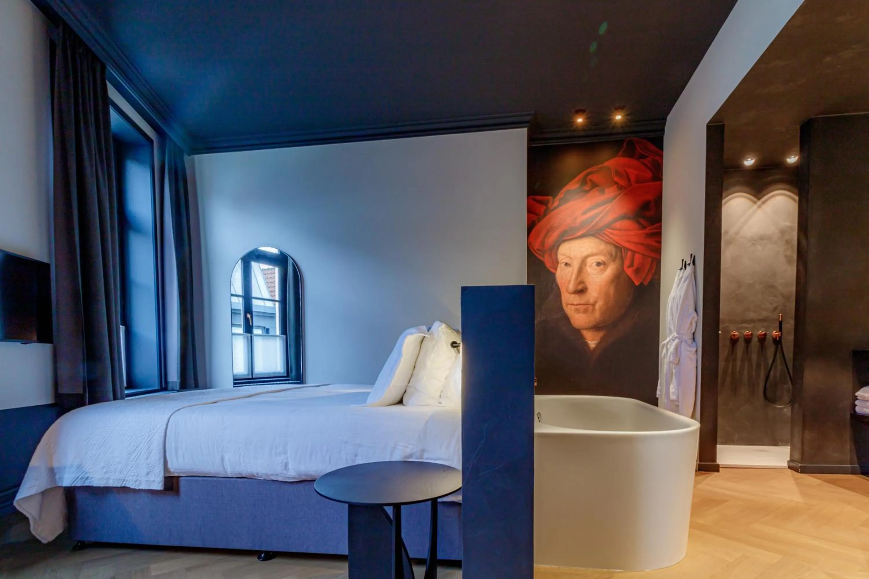 Decorative detail, Bed in Hotel Montanus