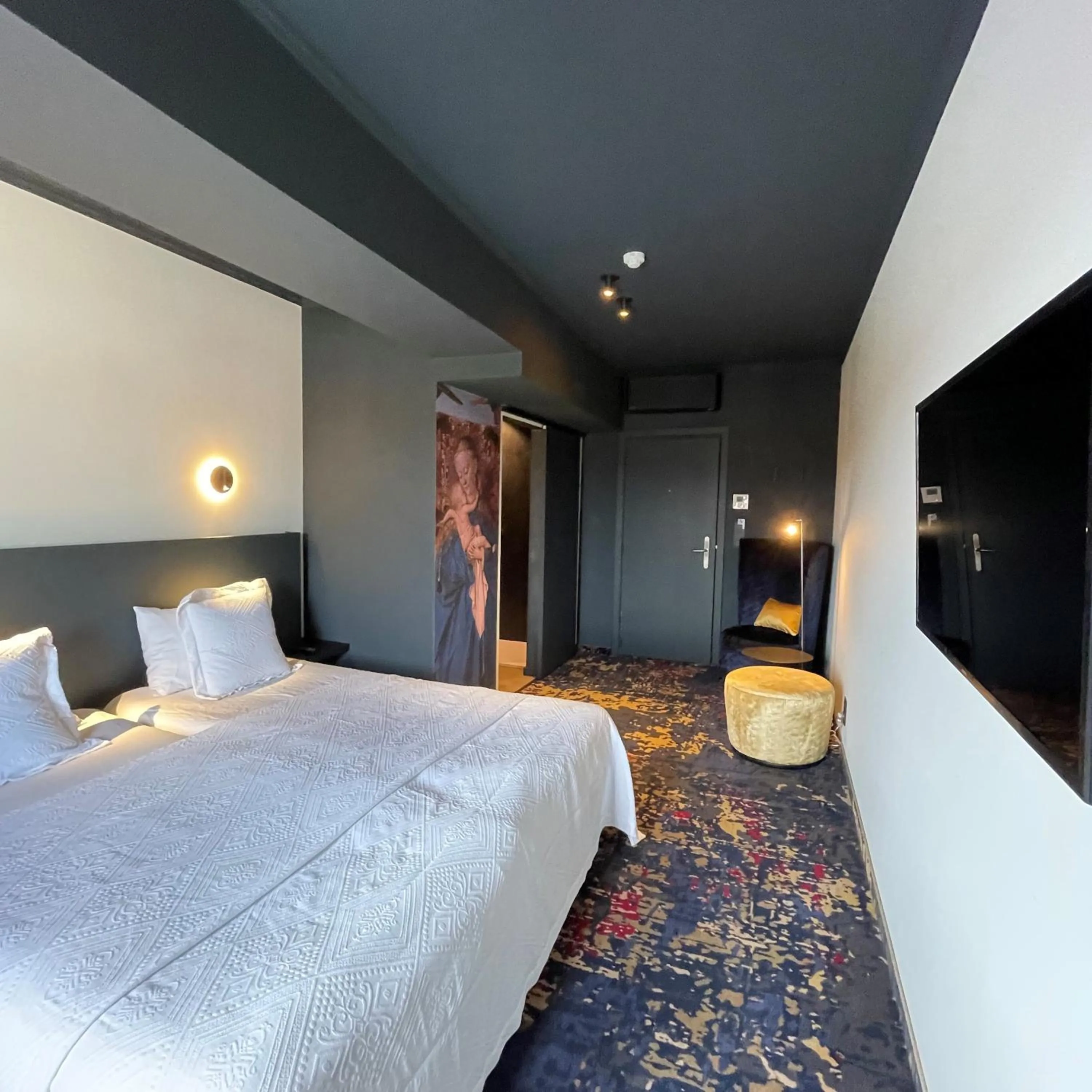 Bed in Hotel Montanus