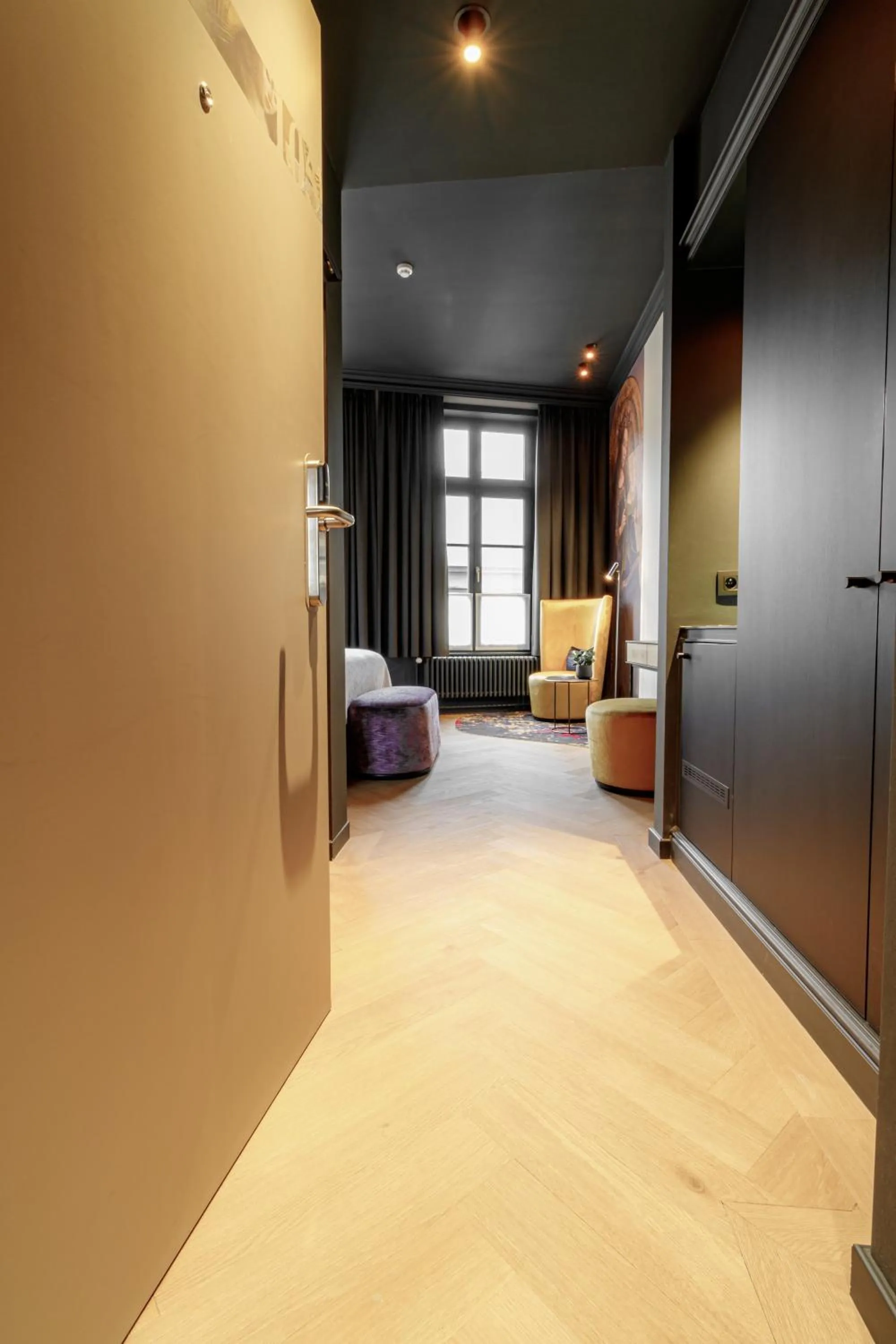 Seating area, Bed in Hotel Montanus