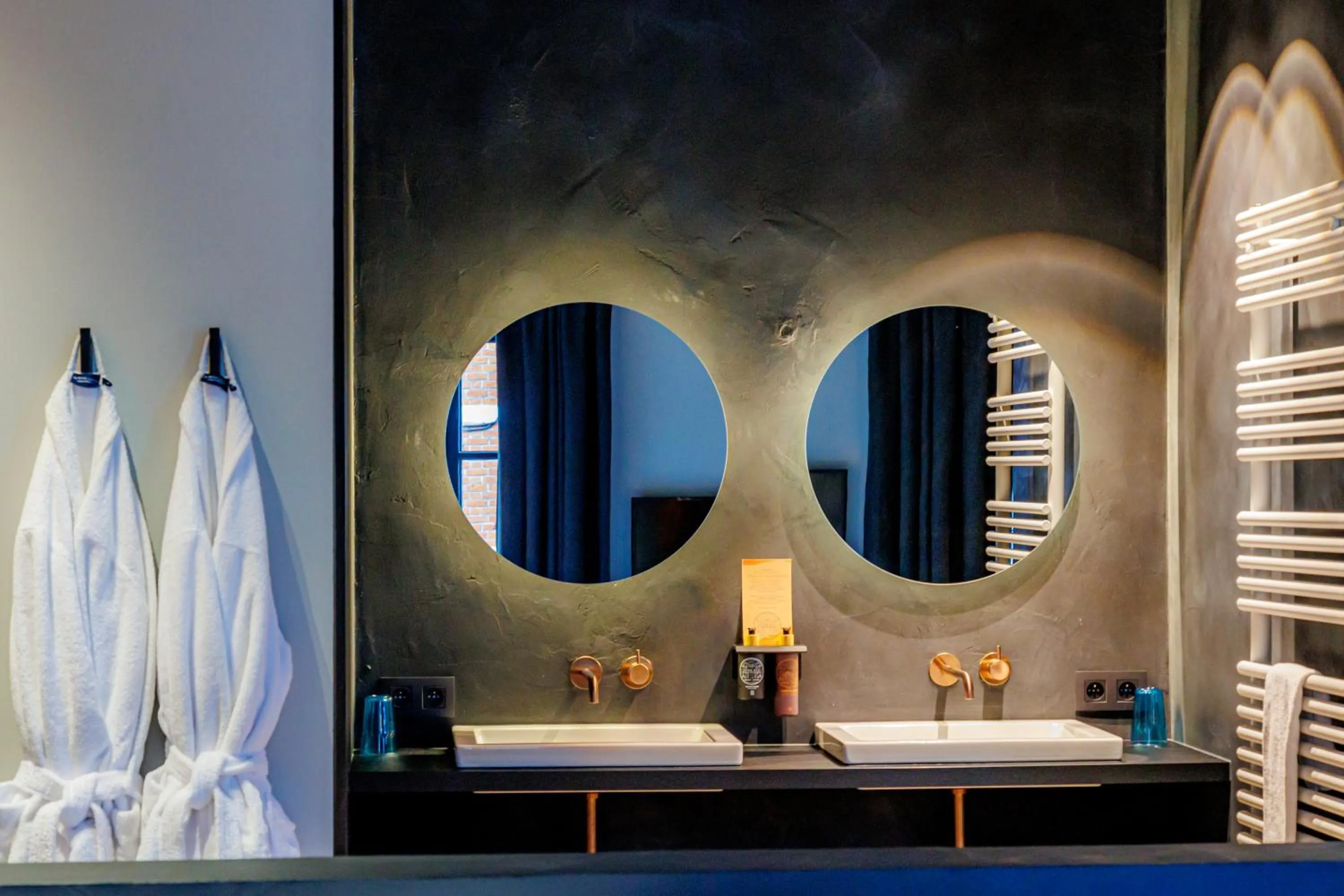 Bathroom in Hotel Montanus