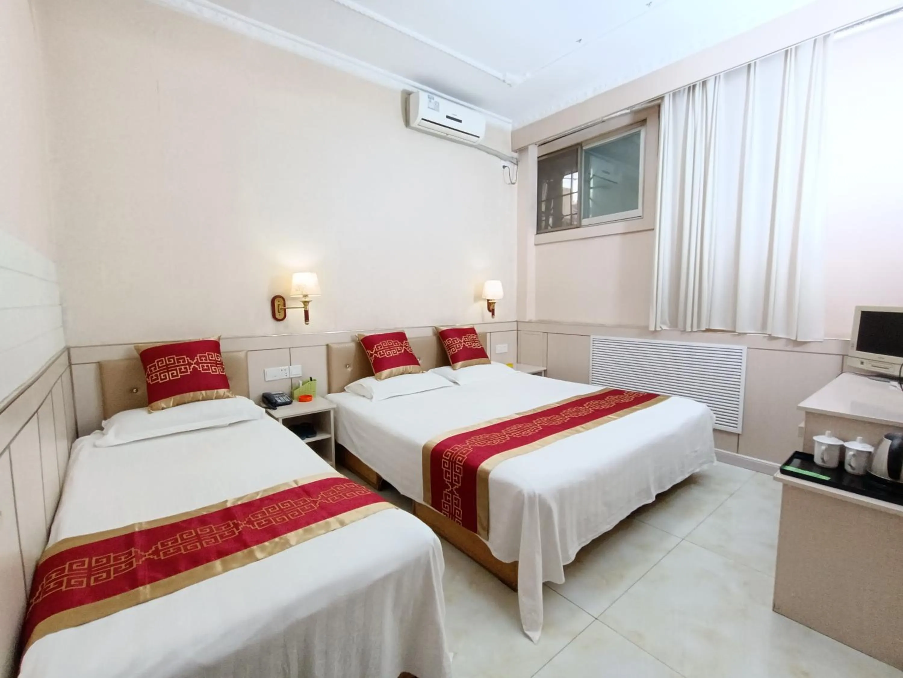 Bed in Qufu Garden Hotel