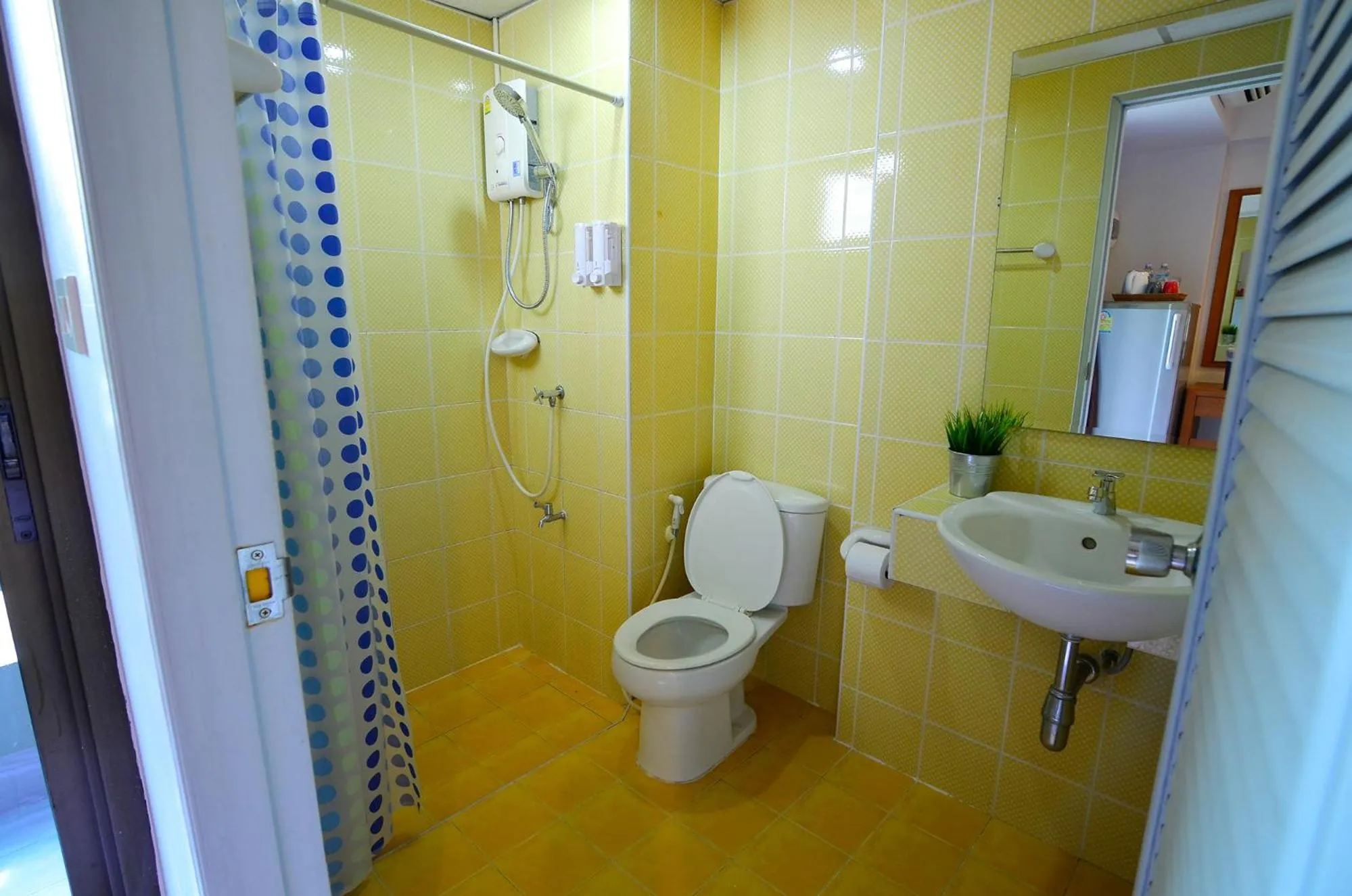 Toilet in BJ Boutique