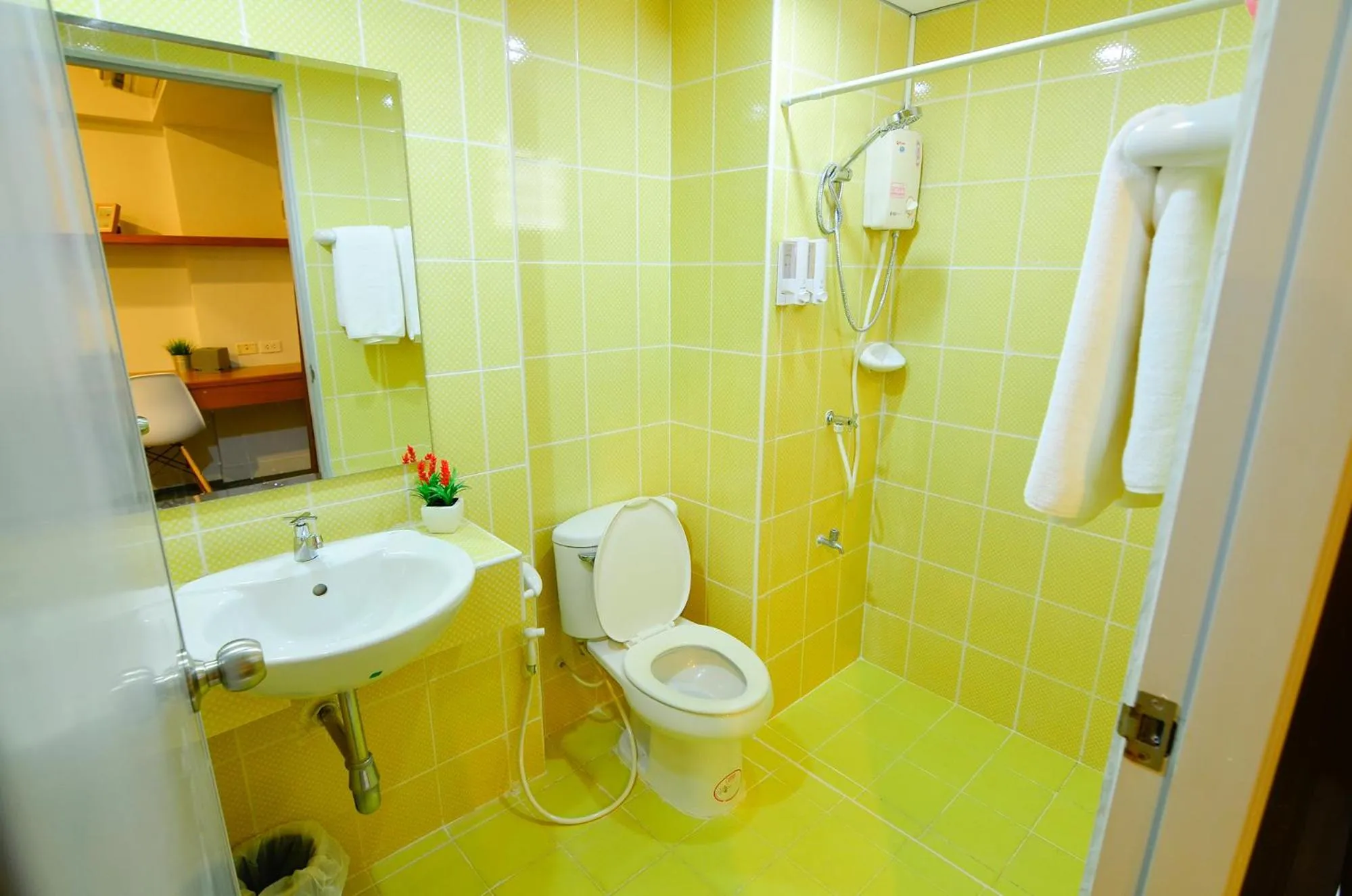 Toilet in BJ Boutique