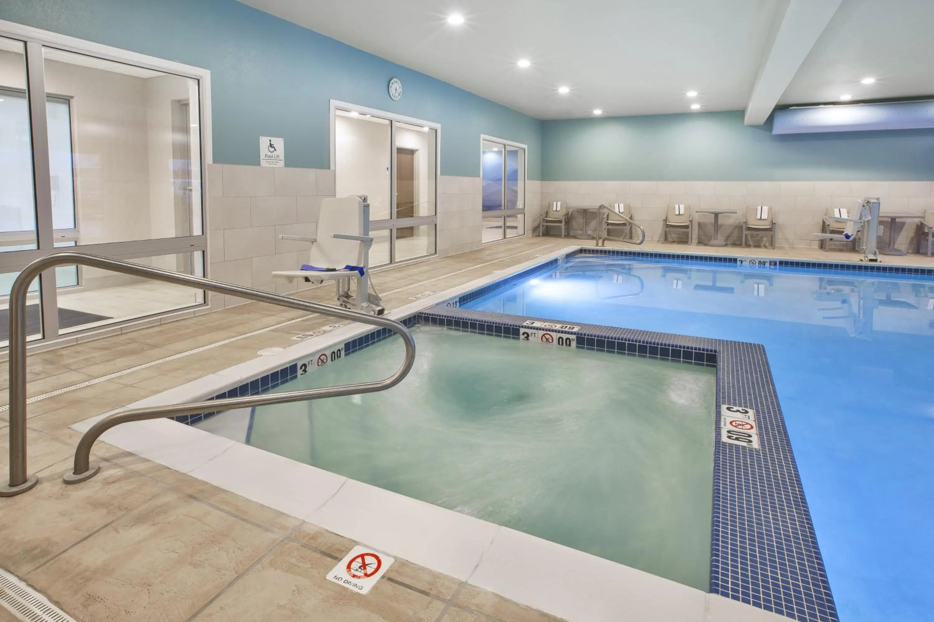 Swimming pool in Holiday Inn Express & Suites - Parkersburg East by IHG