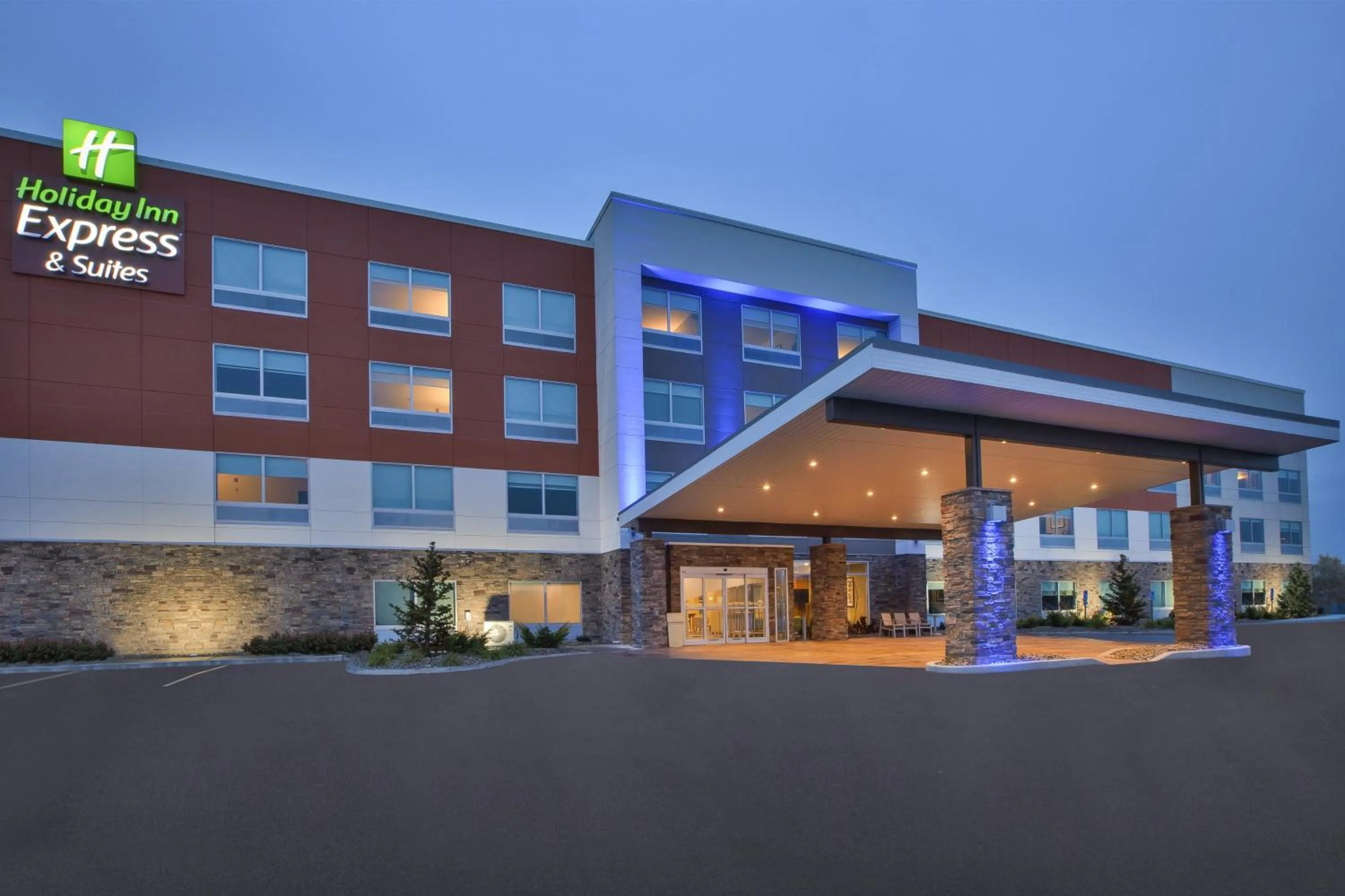 Property building in Holiday Inn Express & Suites - Parkersburg East by IHG