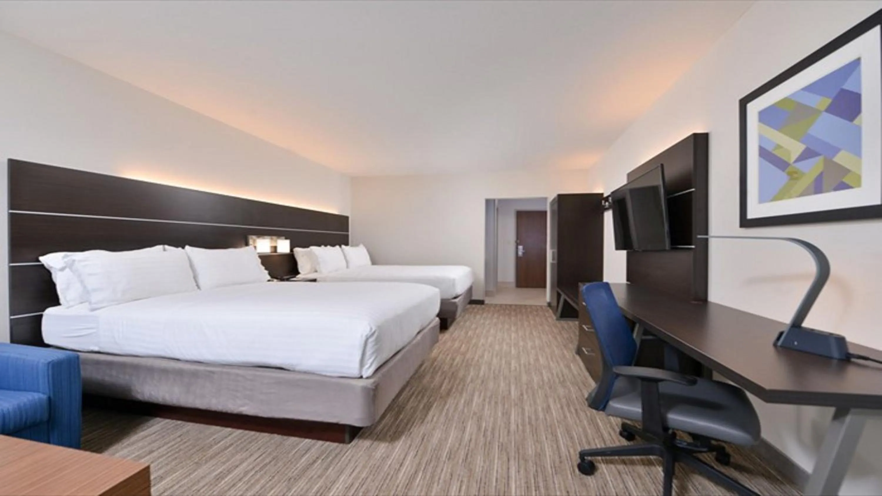 Bedroom, Bed in Holiday Inn Express & Suites - Parkersburg East by IHG