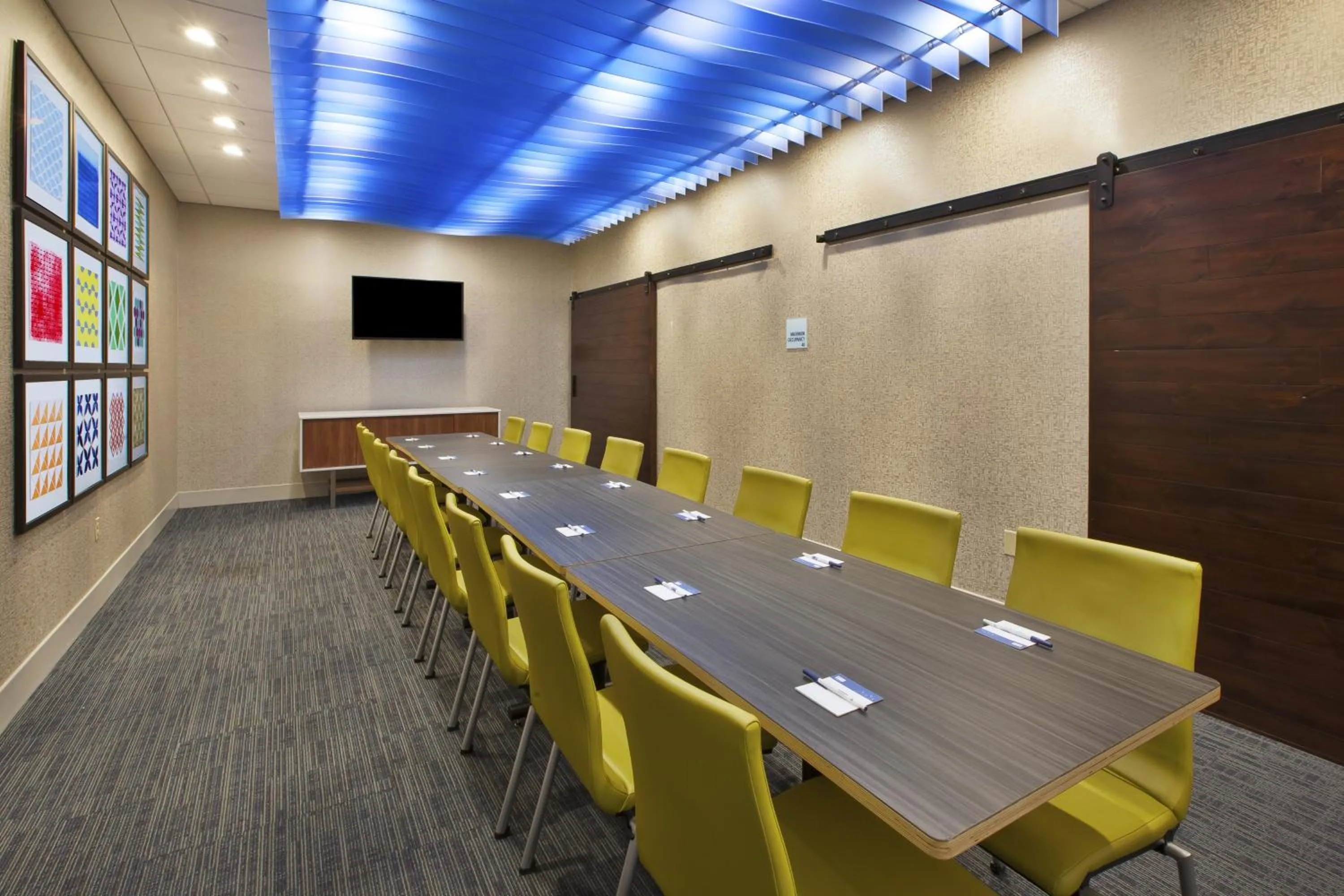 Meeting/conference room in Holiday Inn Express & Suites - Parkersburg East by IHG