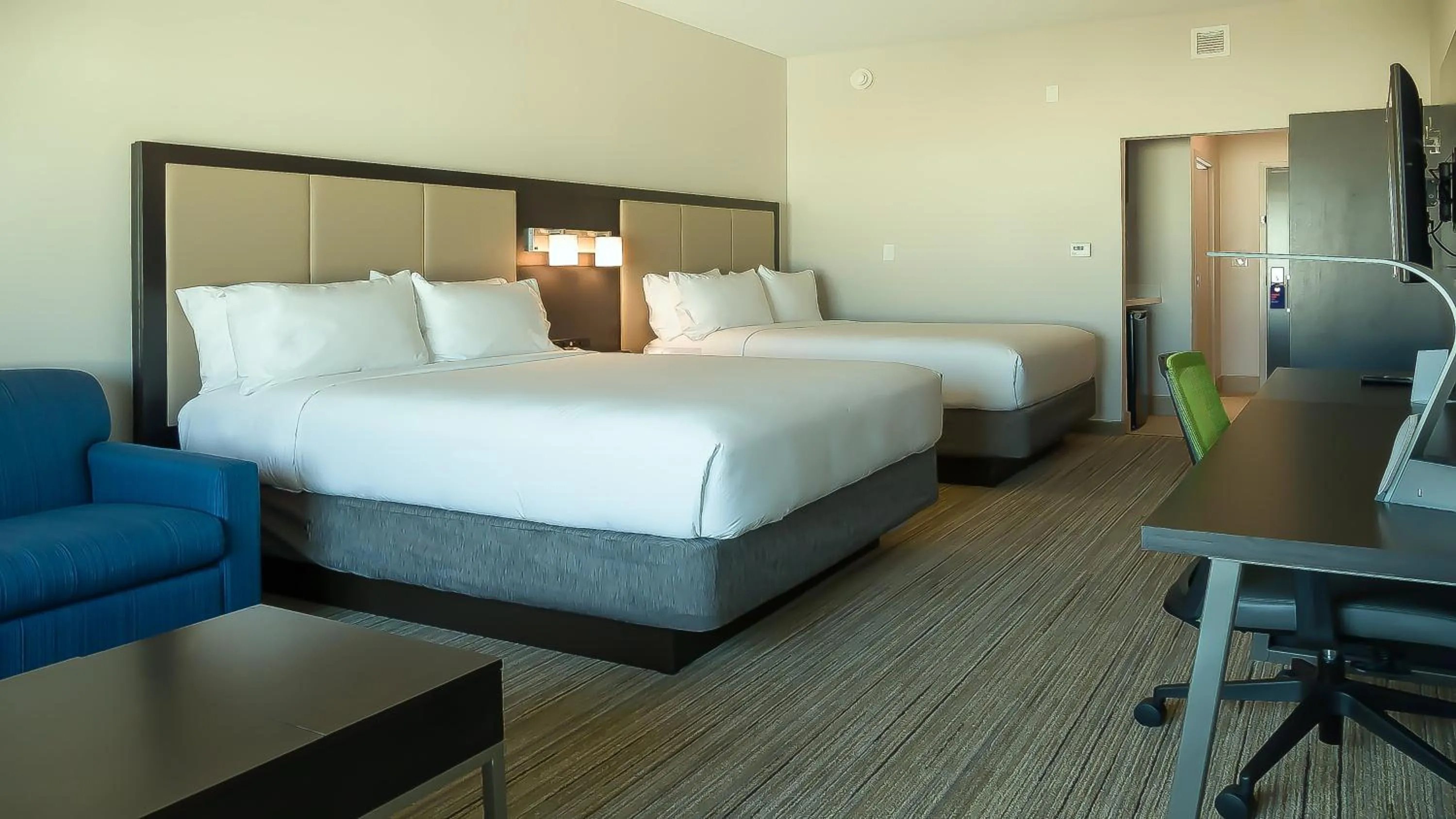 Photo of the whole room, Bed in Holiday Inn Express & Suites - Tampa East - Ybor City by IHG