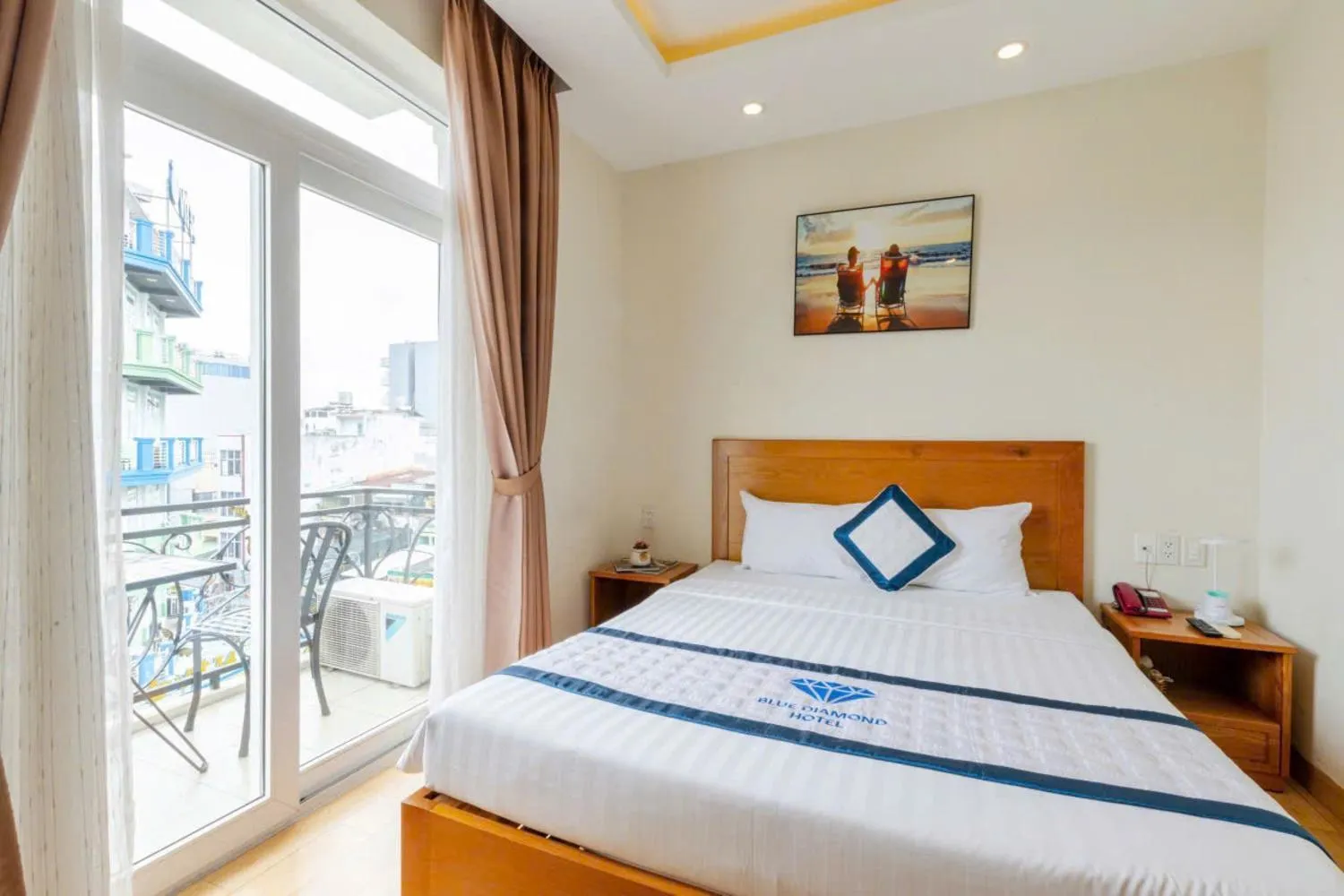 Balcony/Terrace, Bed in Blue Diamond Airport Hotel