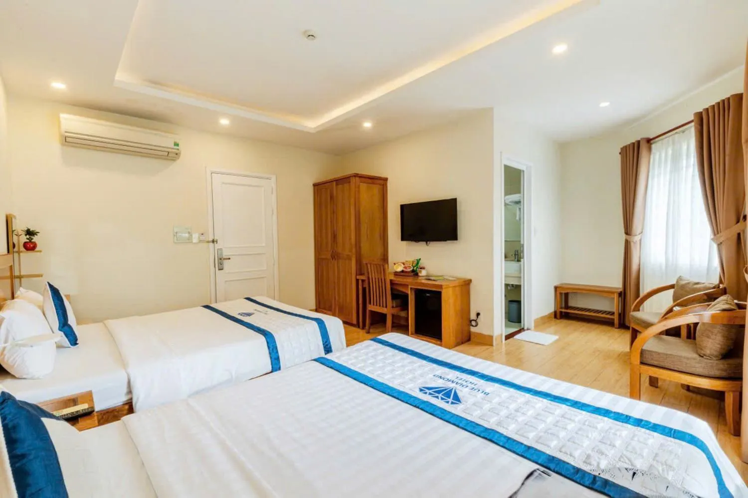 air conditioner, Bed in Blue Diamond Airport Hotel