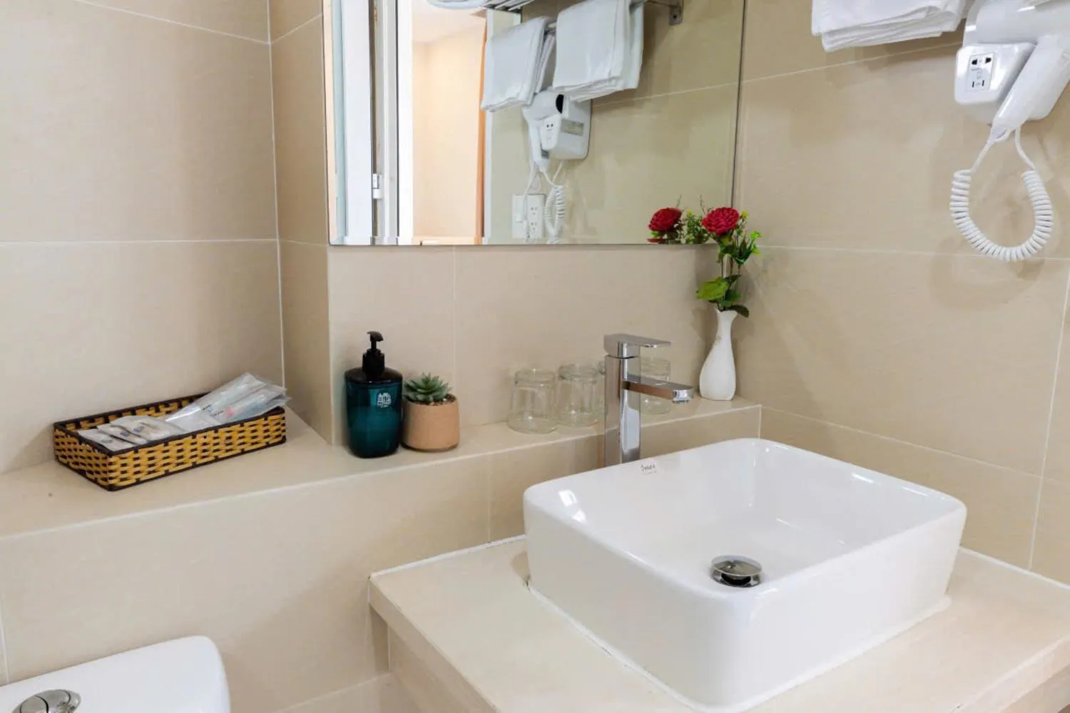 Bathroom in Blue Diamond Airport Hotel