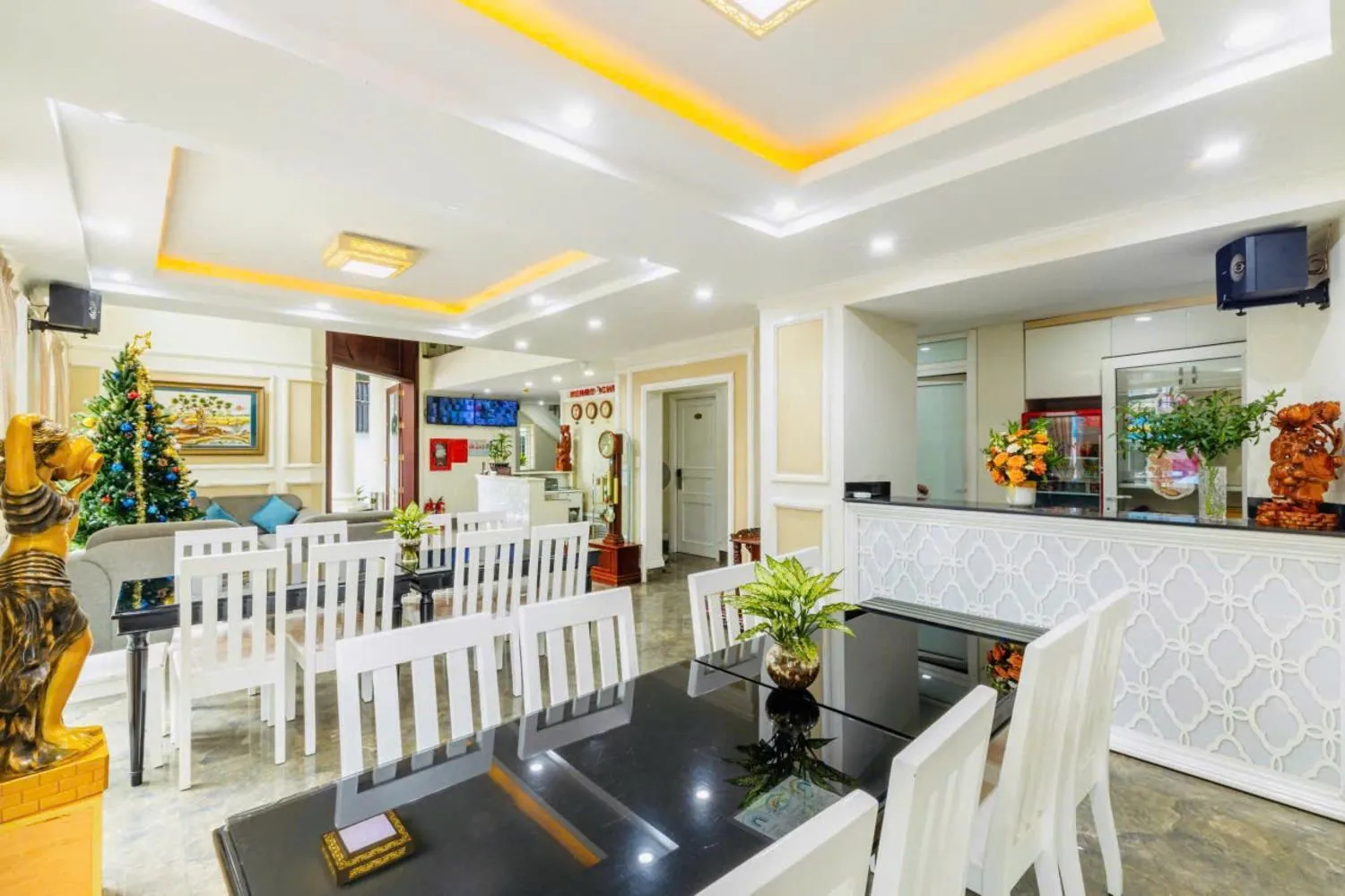 Seating area in Blue Diamond Airport Hotel