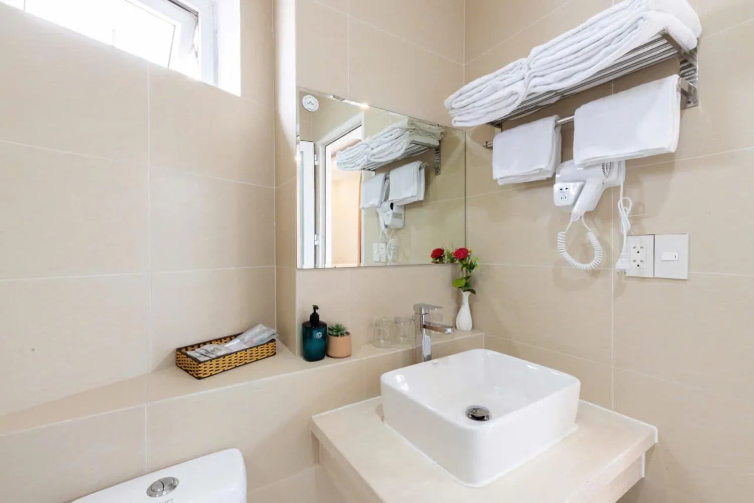 Shower in Blue Diamond Airport Hotel