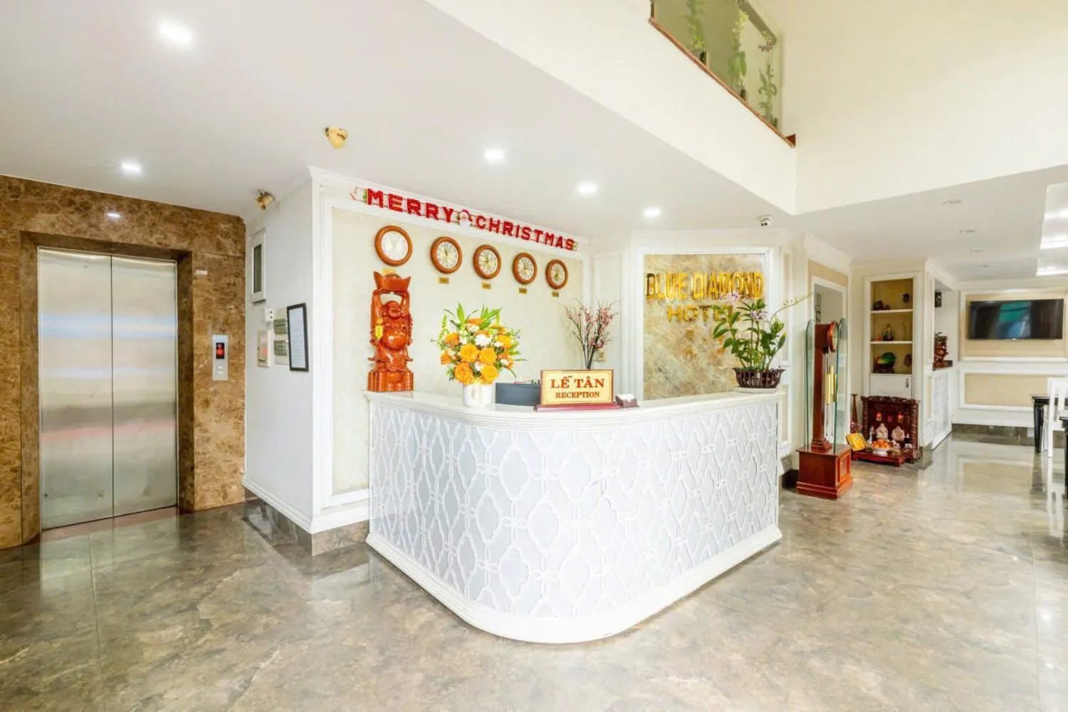 Lobby or reception in Blue Diamond Airport Hotel