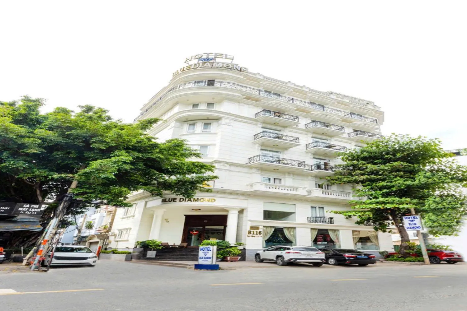 Property building in Blue Diamond Airport Hotel