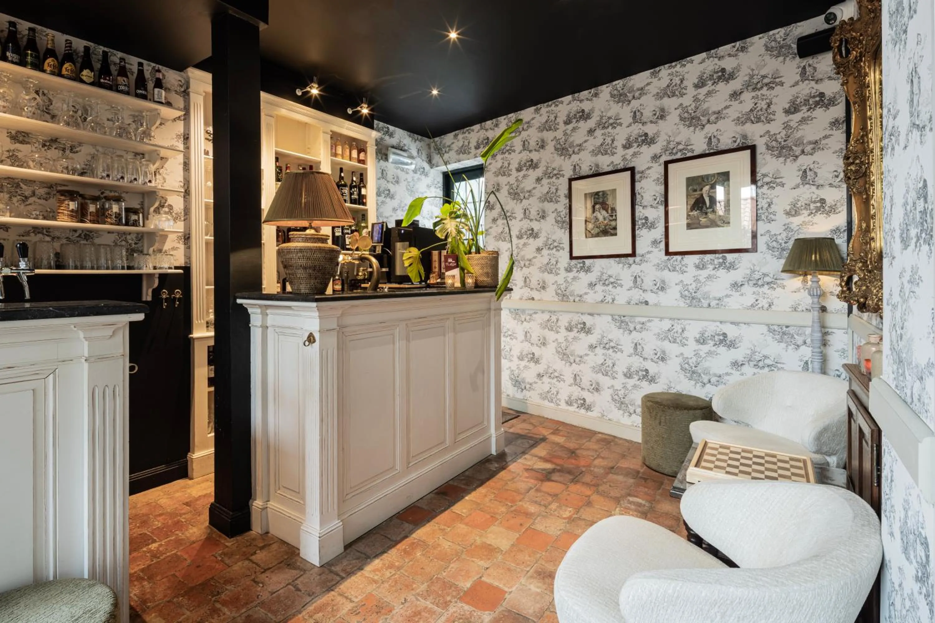 Lounge or bar in Canal View Hotel Ter Brughe by CW Hotel Collection