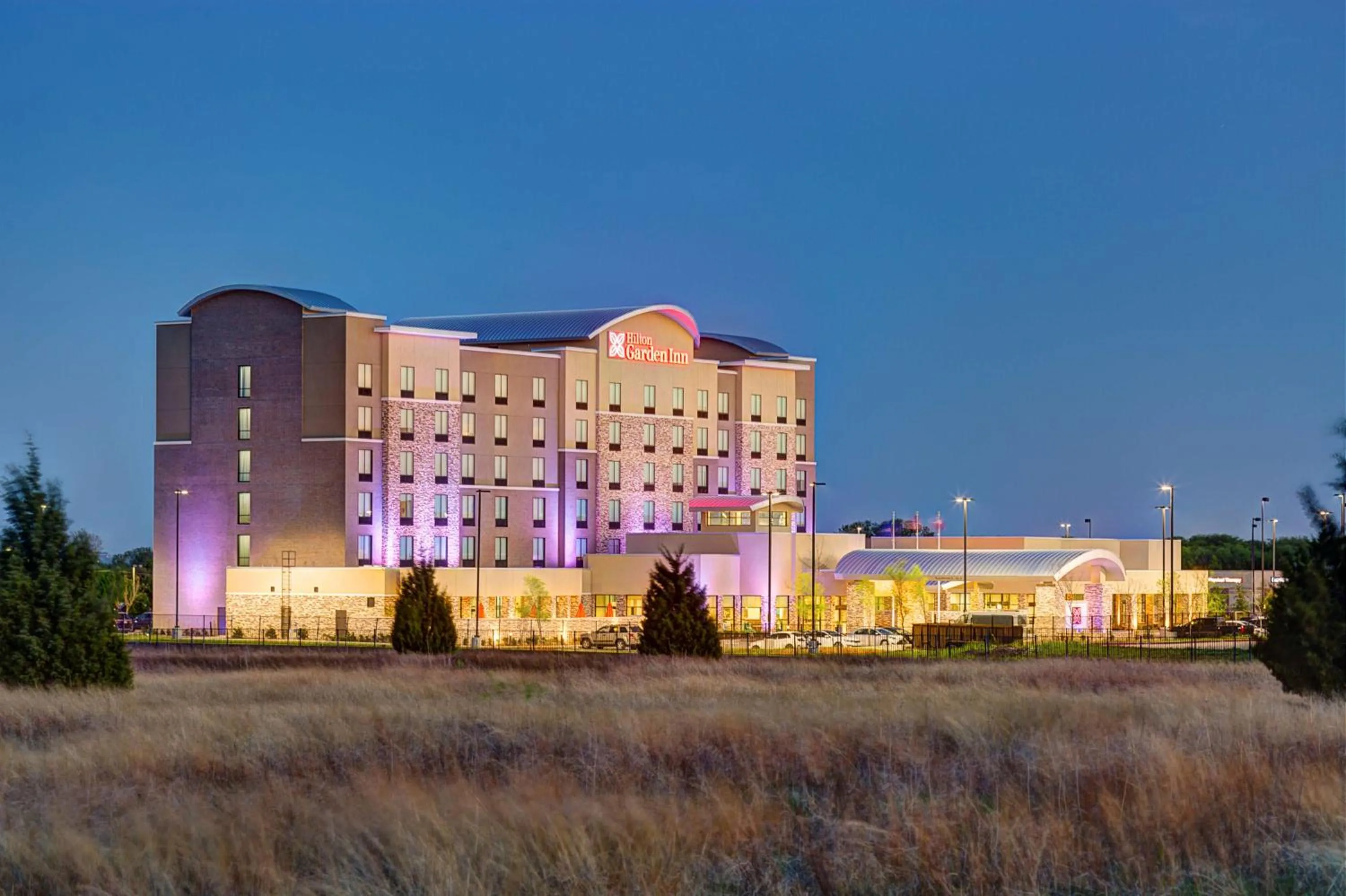 Property building in Hilton Garden Inn Dallas/Arlington South