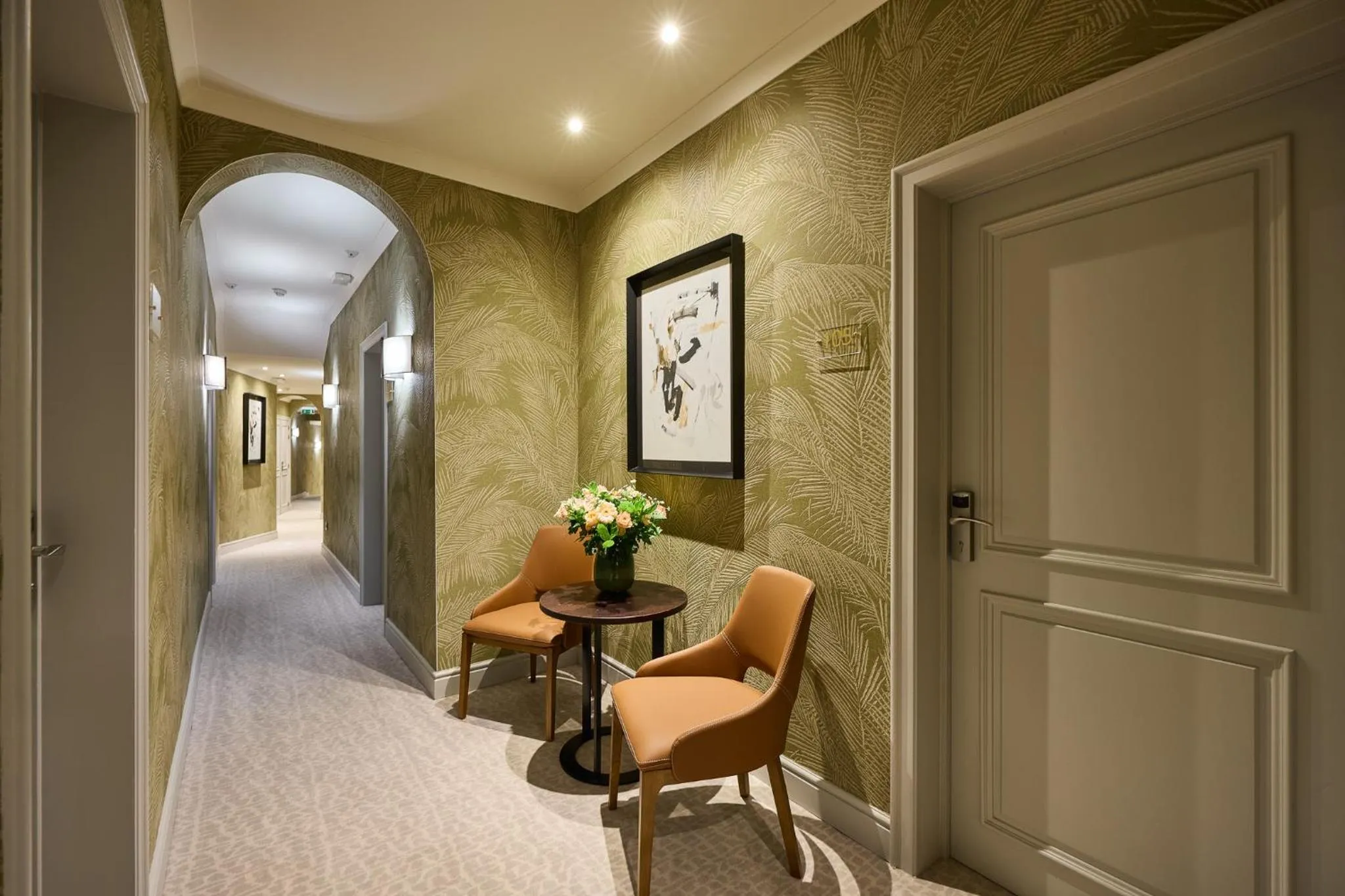 Seating area in Hotel Aragon