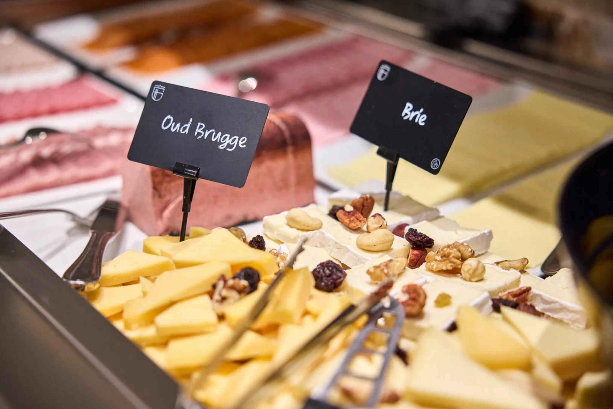 Food and drinks in Hotel Aragon