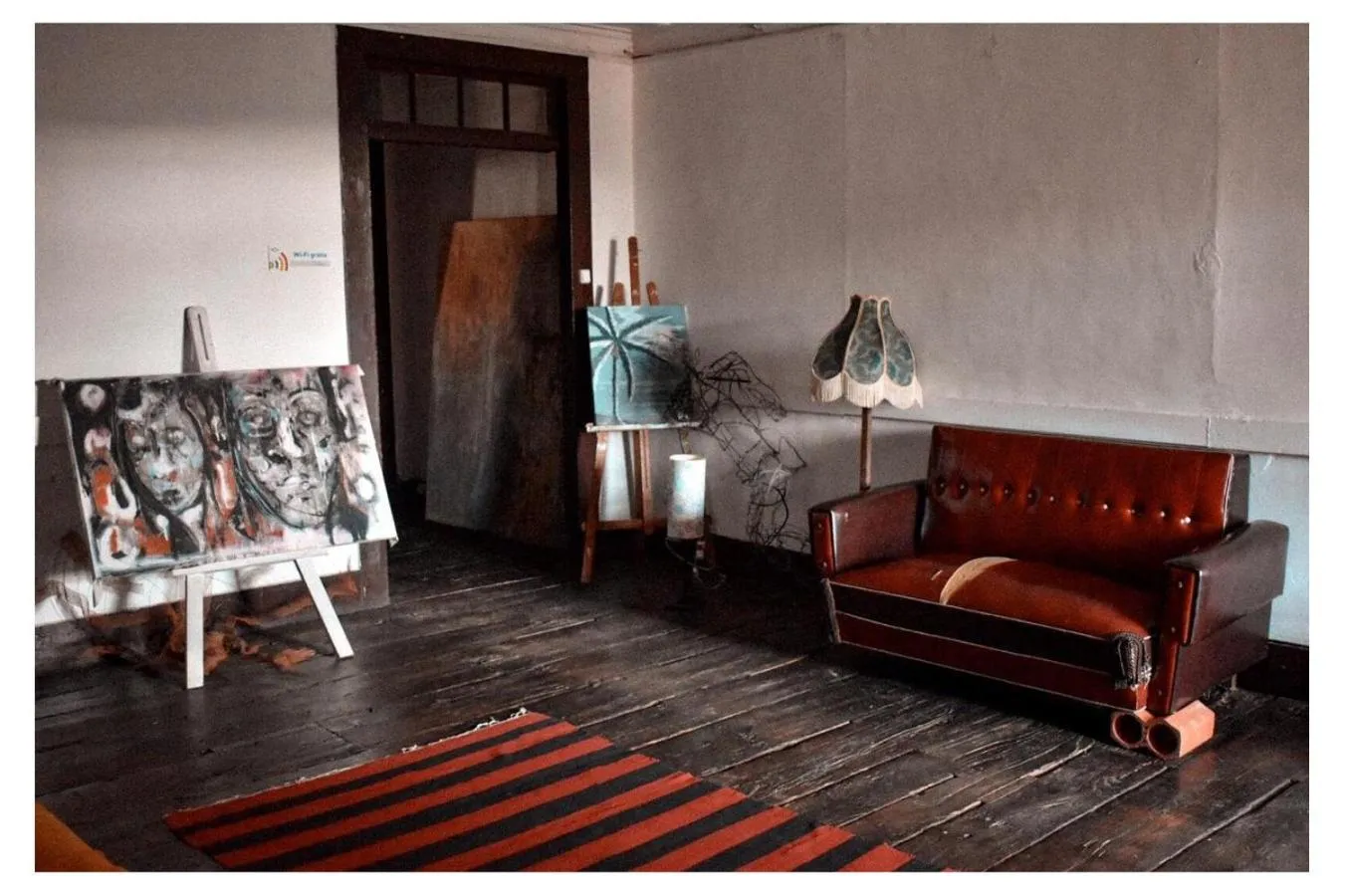 Living room in Family Adams House Hostel