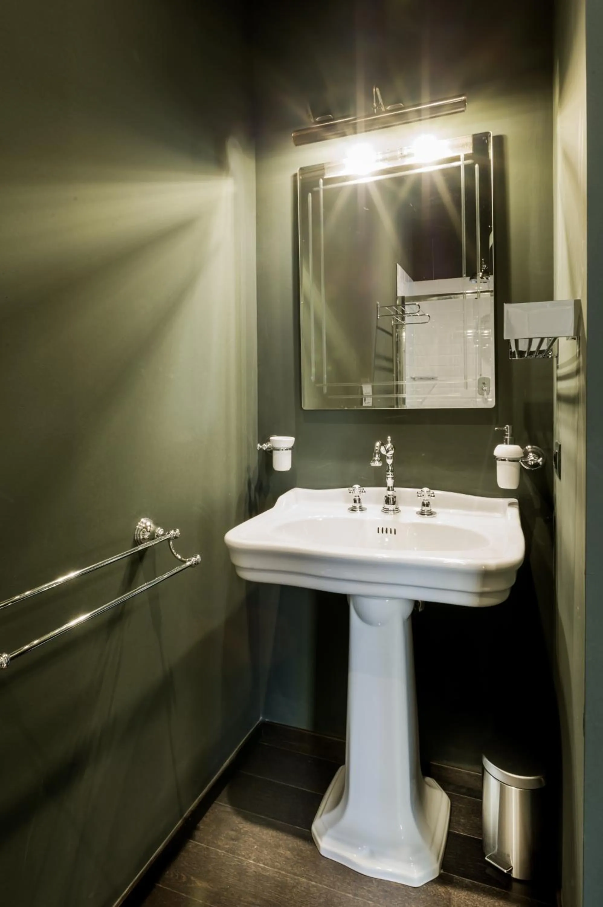 Bathroom in Arnobio Florence Suites