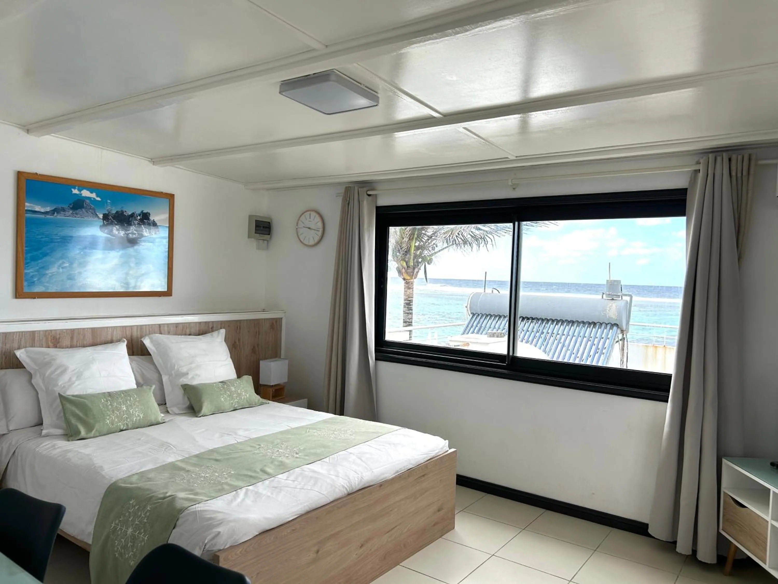 Bed in Blue Beryl Guest House