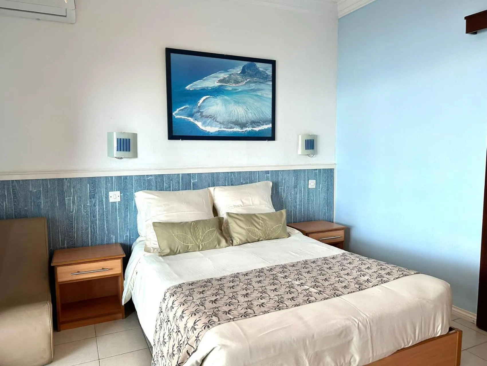 Bedroom, Bed in Blue Beryl Guest House