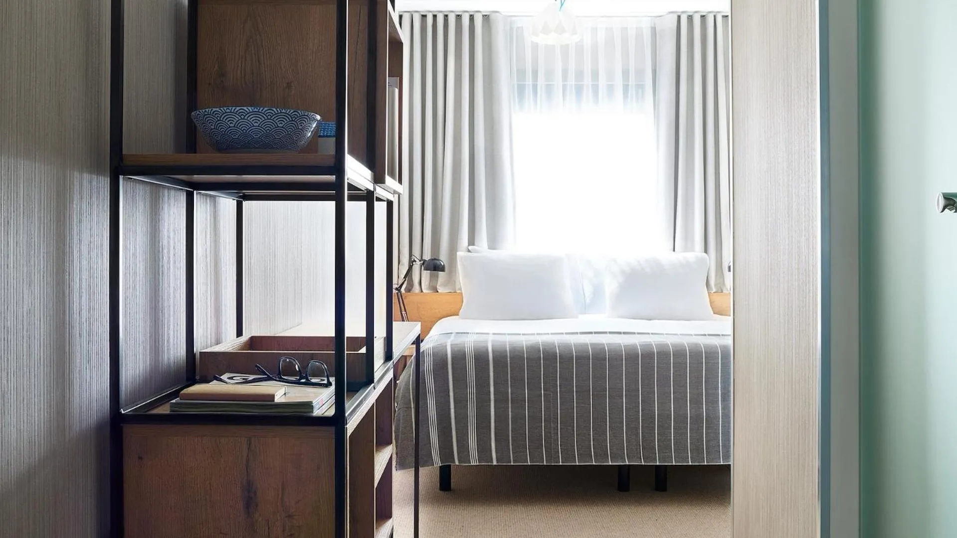 Bedroom, Bed in Good Hotel London