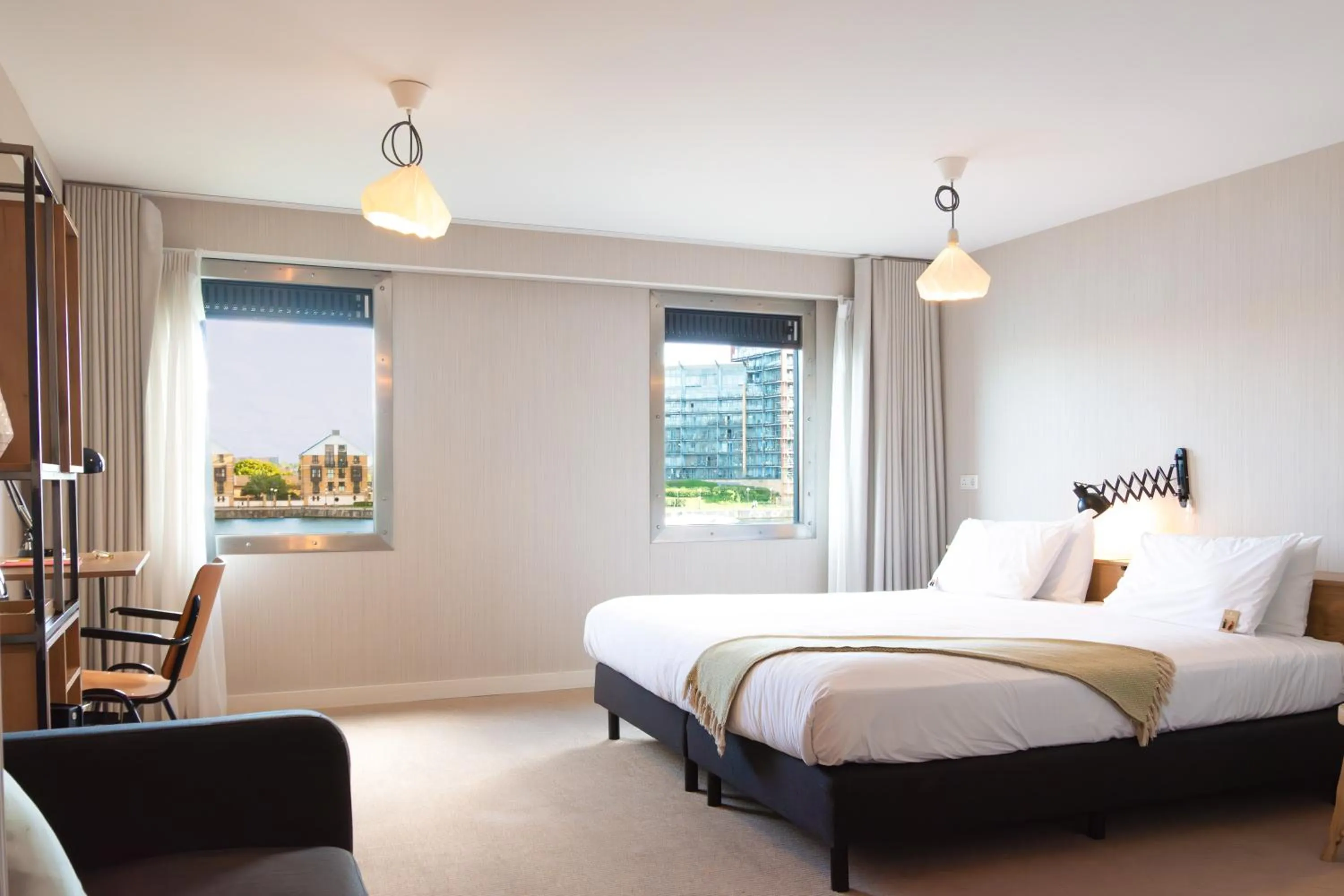 View (from property/room), Bed in Good Hotel London