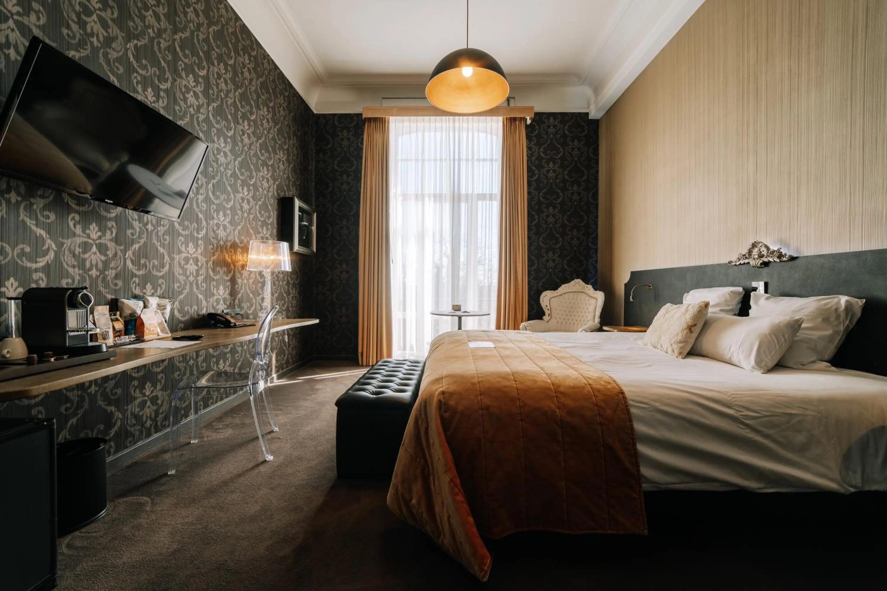 Bedroom, Bed in Le Chateau de Namur