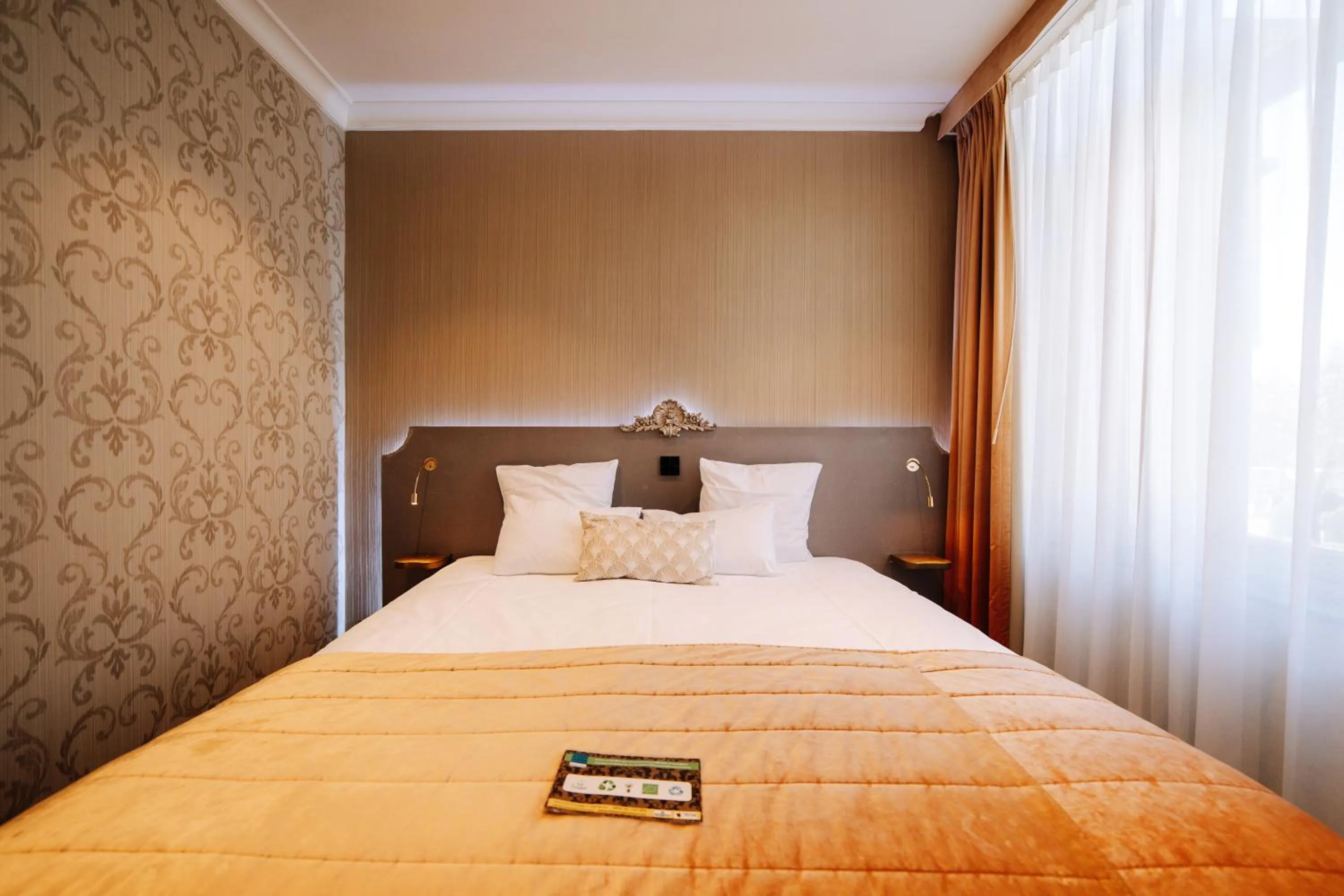 Bedroom, Bed in Le Chateau de Namur