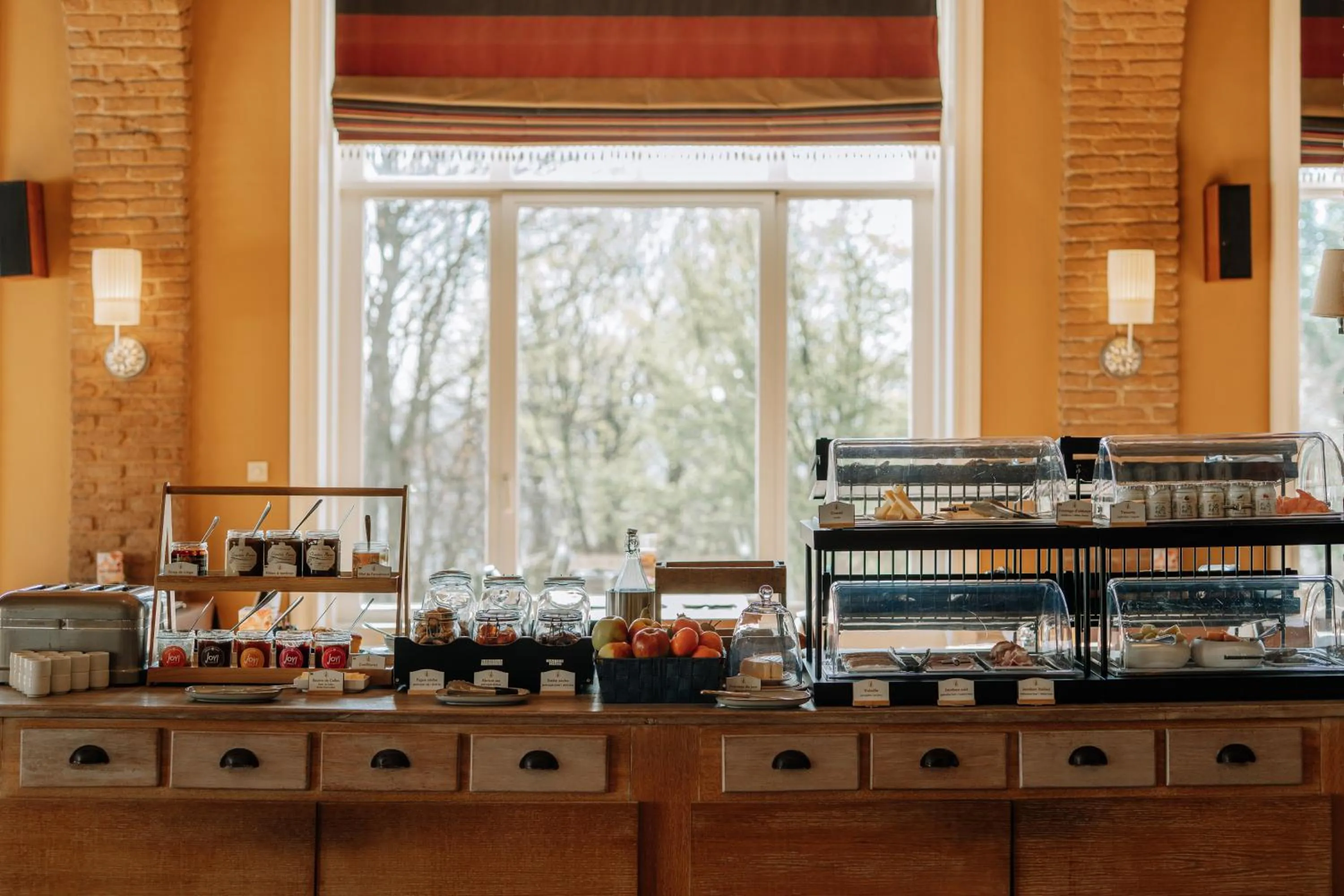 Buffet breakfast in Le Chateau de Namur