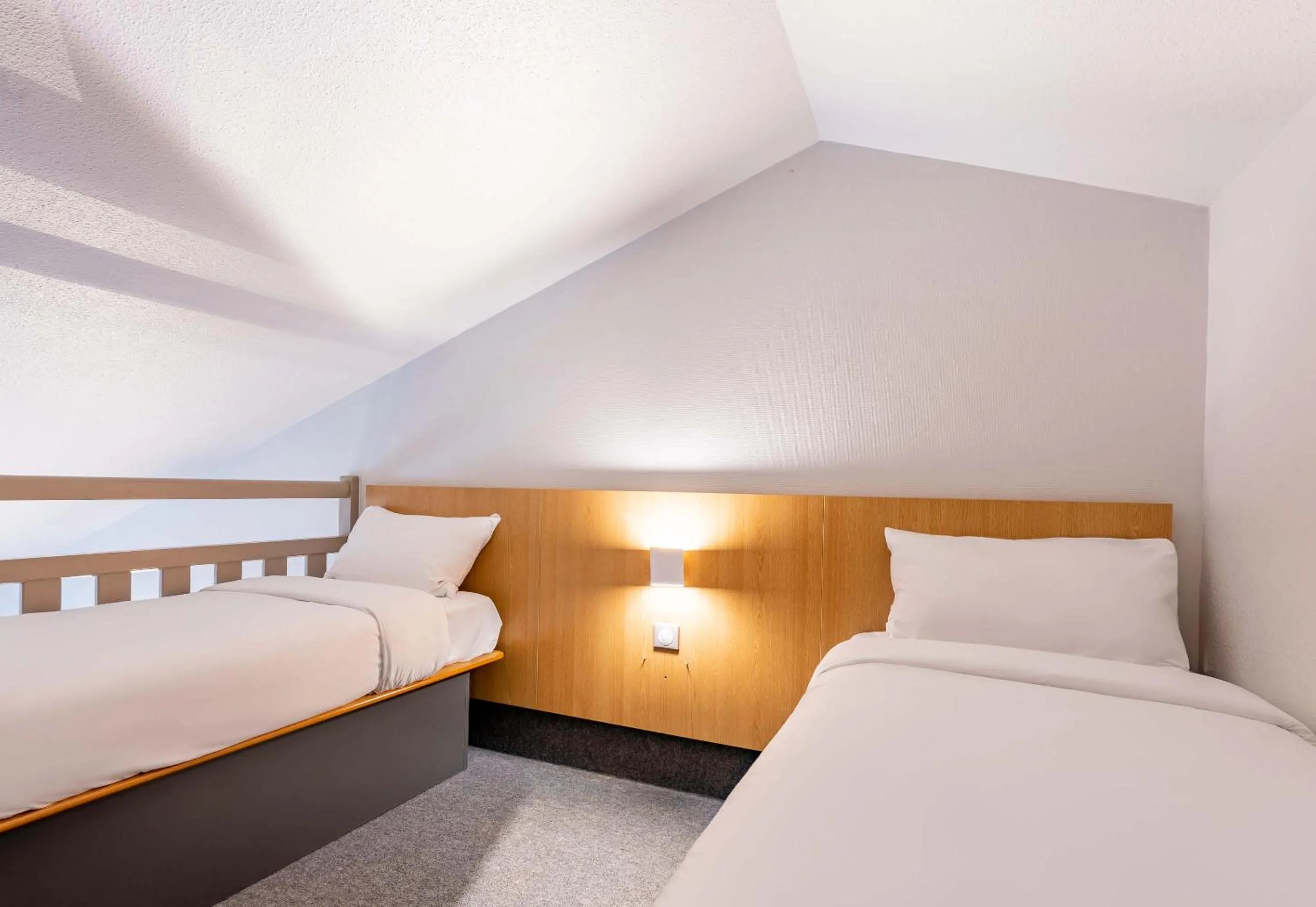 Bedroom, Bed in B&B HOTEL Boulogne-sur-Mer Saint-Martin