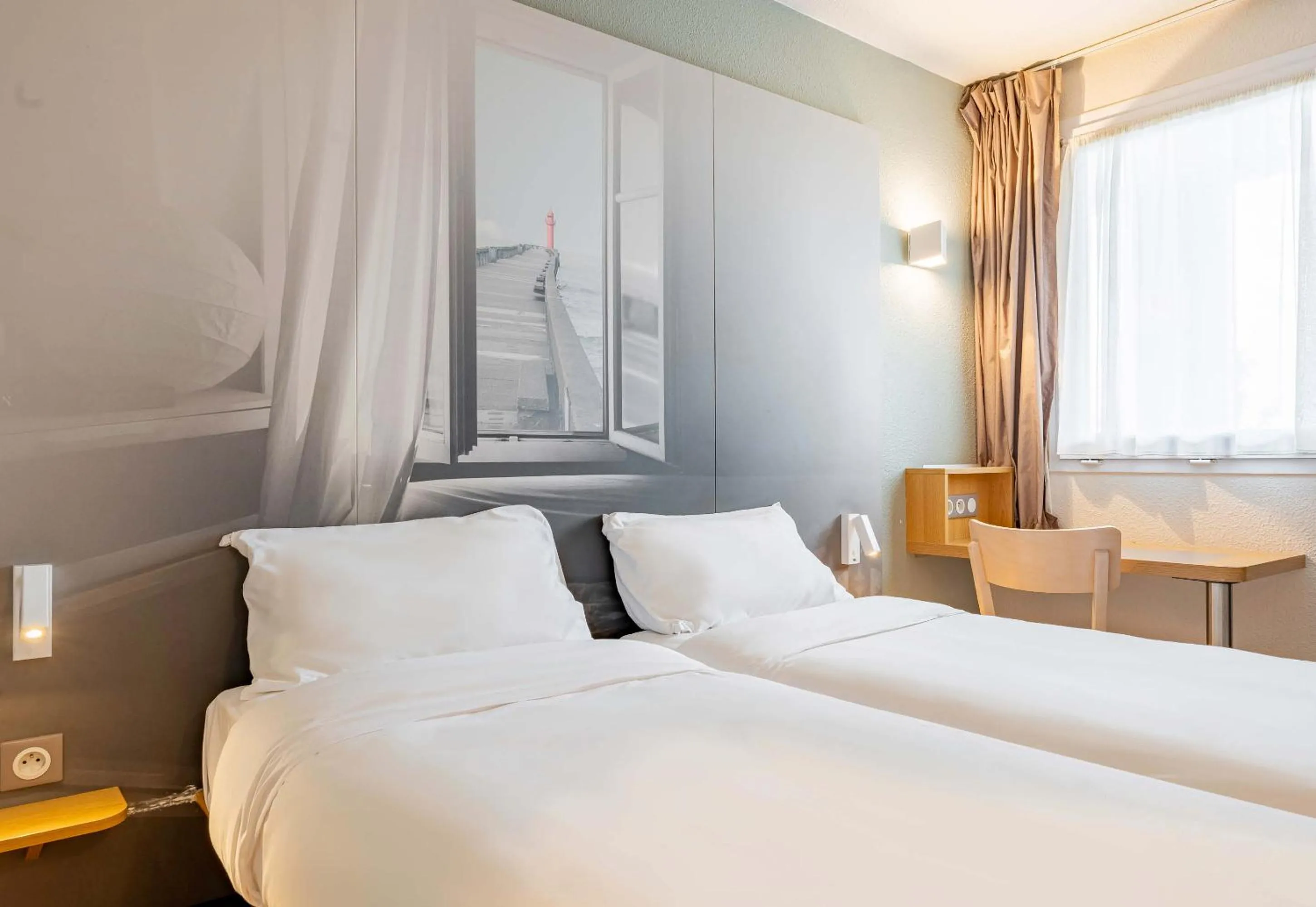 Bedroom, Bed in B&B HOTEL Boulogne-sur-Mer Saint-Martin