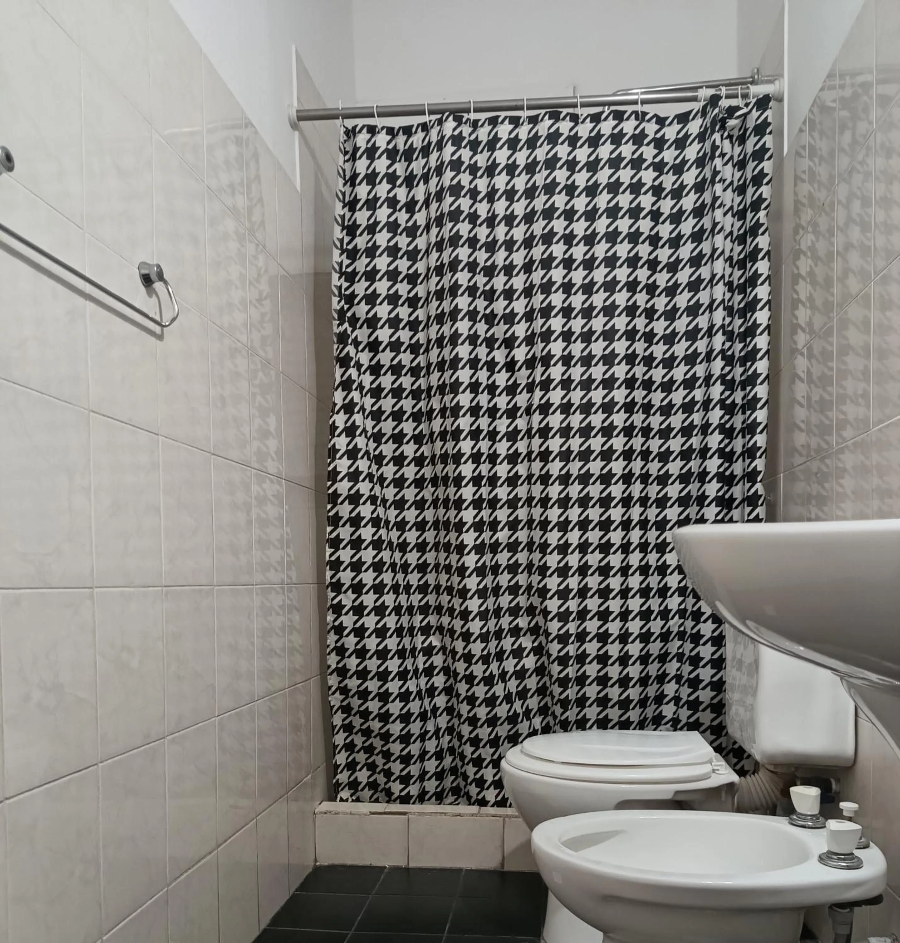 Shower in Hotel Estrella Andina