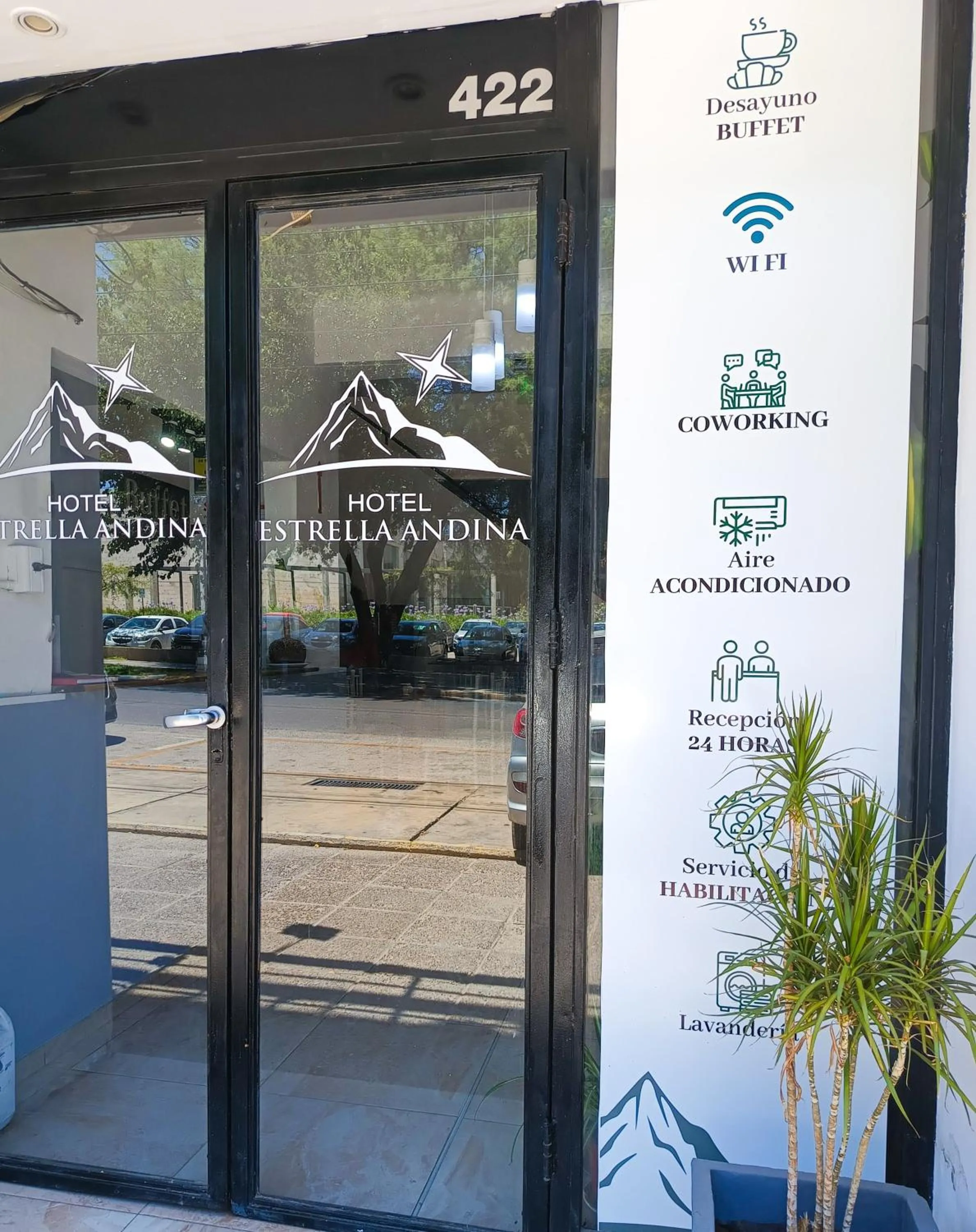 Facade/entrance in Hotel Estrella Andina