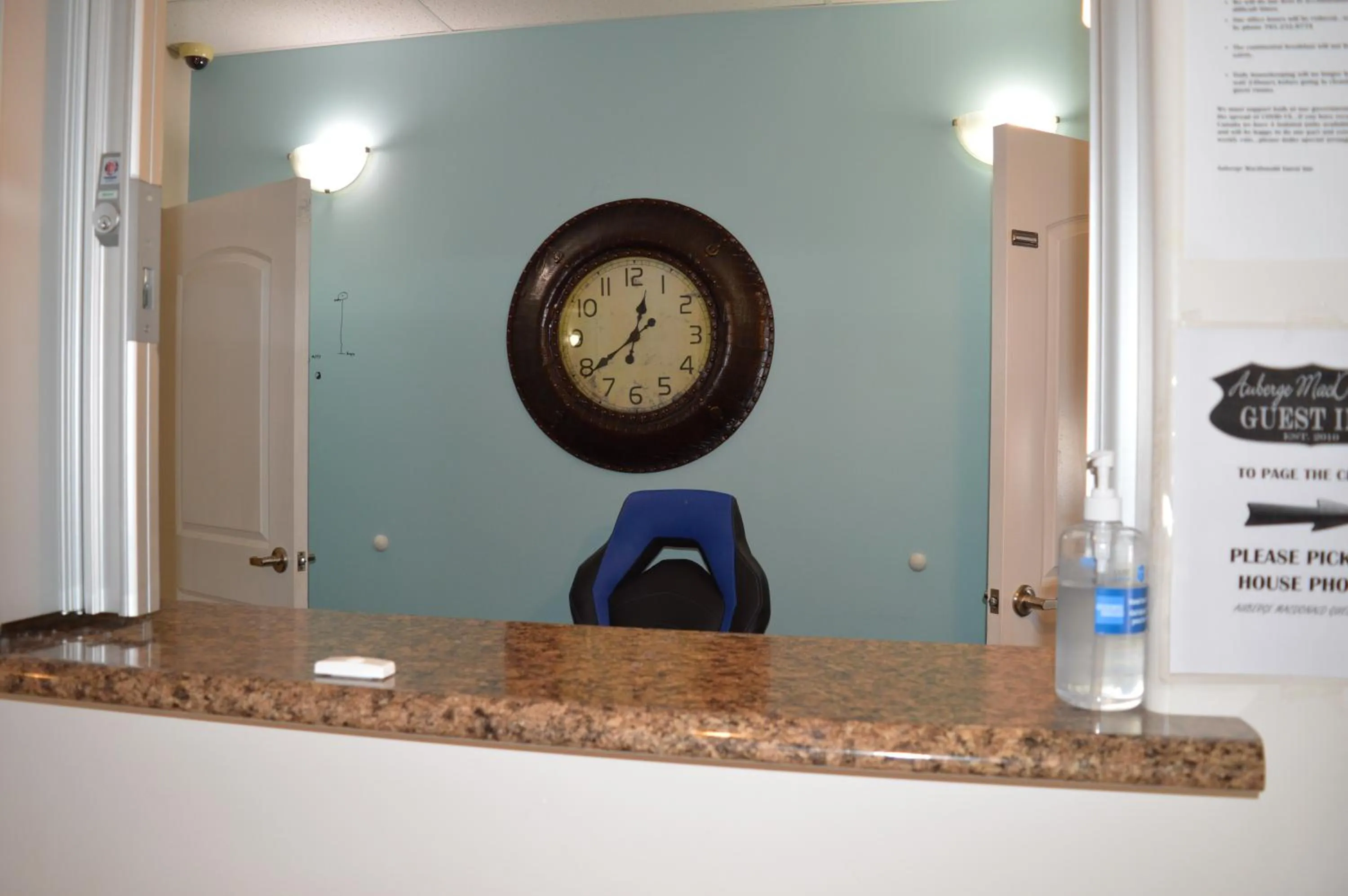 Auberge MacDonald Guest Inn