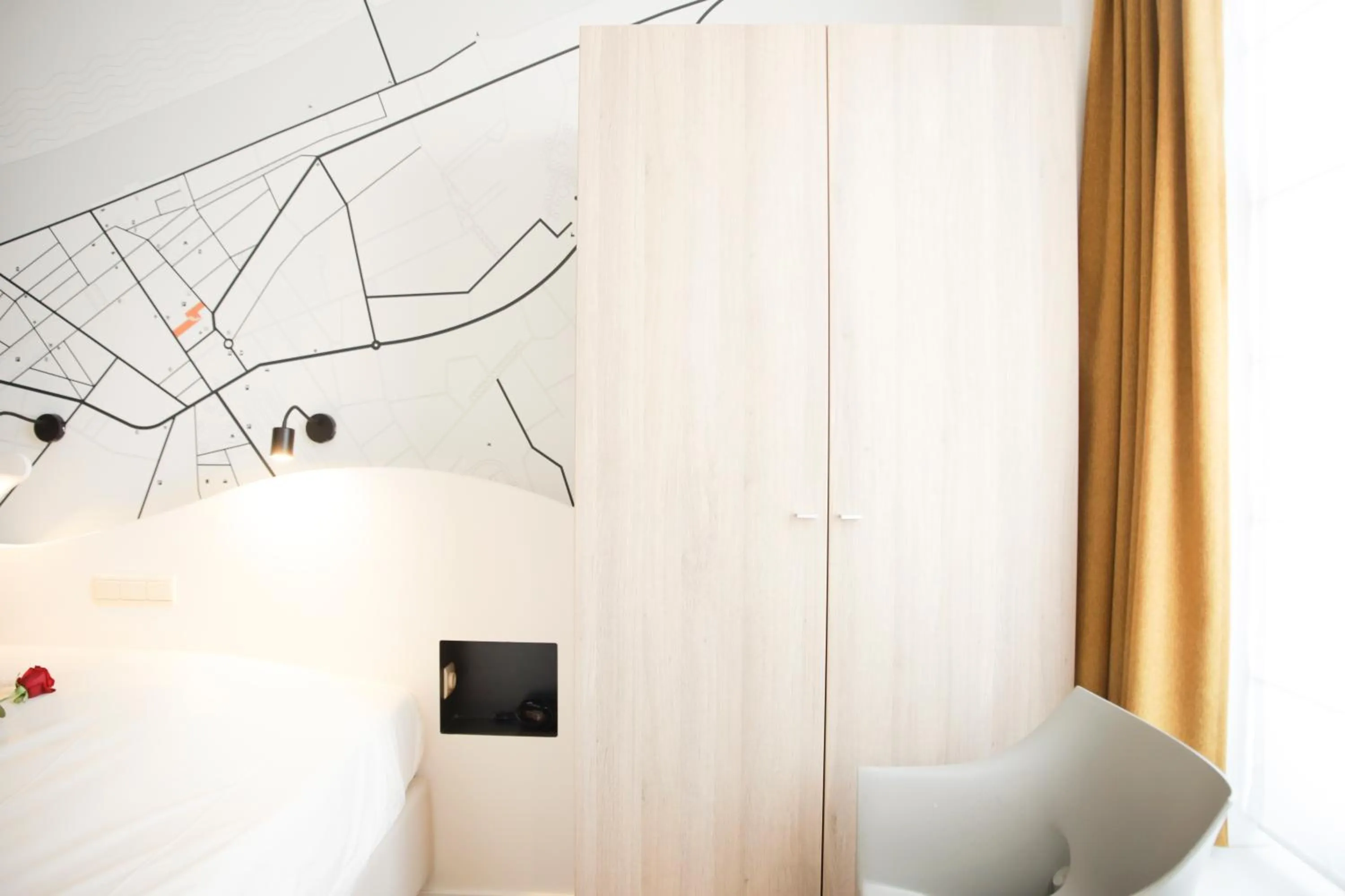 wardrobe, Bed in Alfa Inn