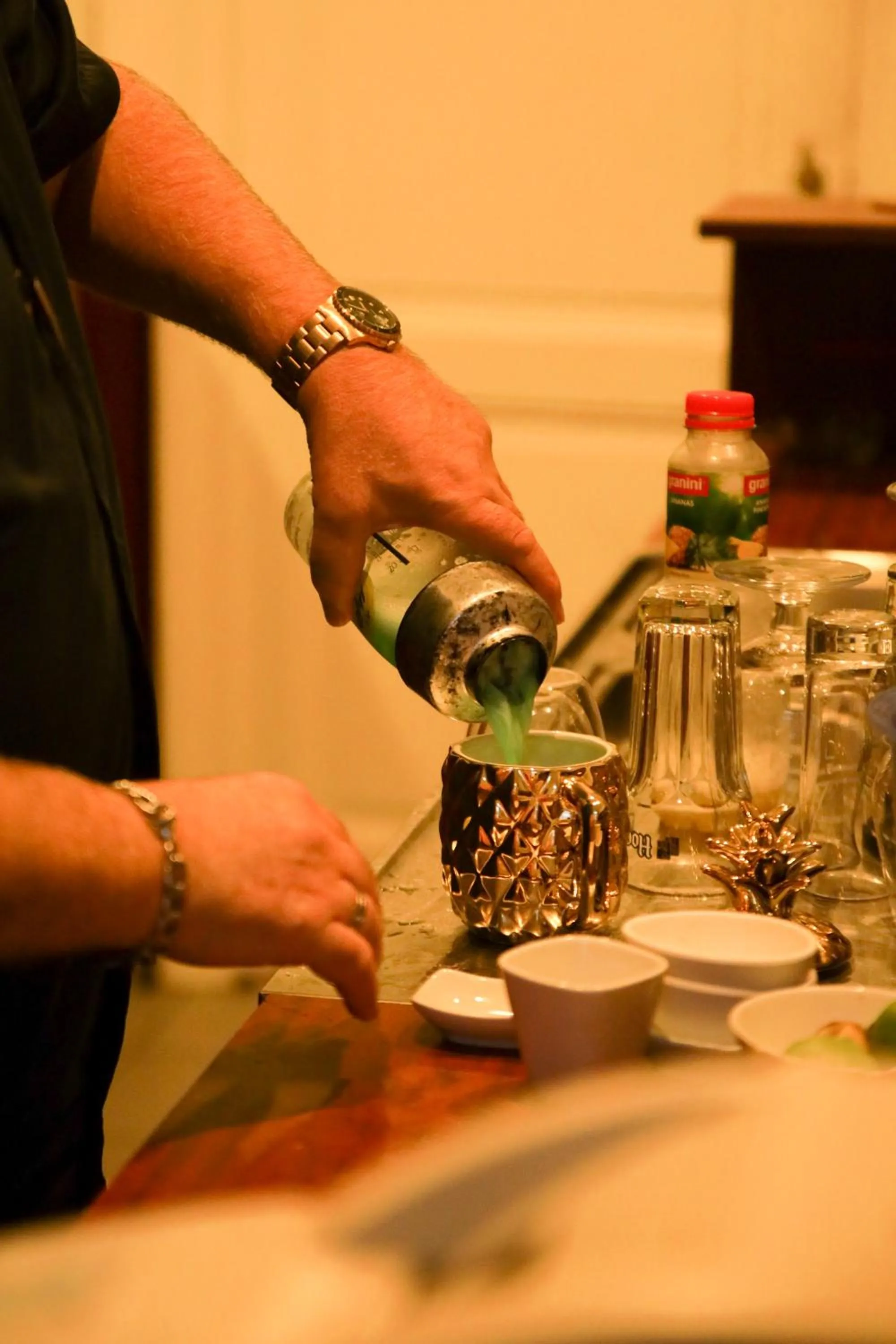 Lounge or bar in Alfa Inn