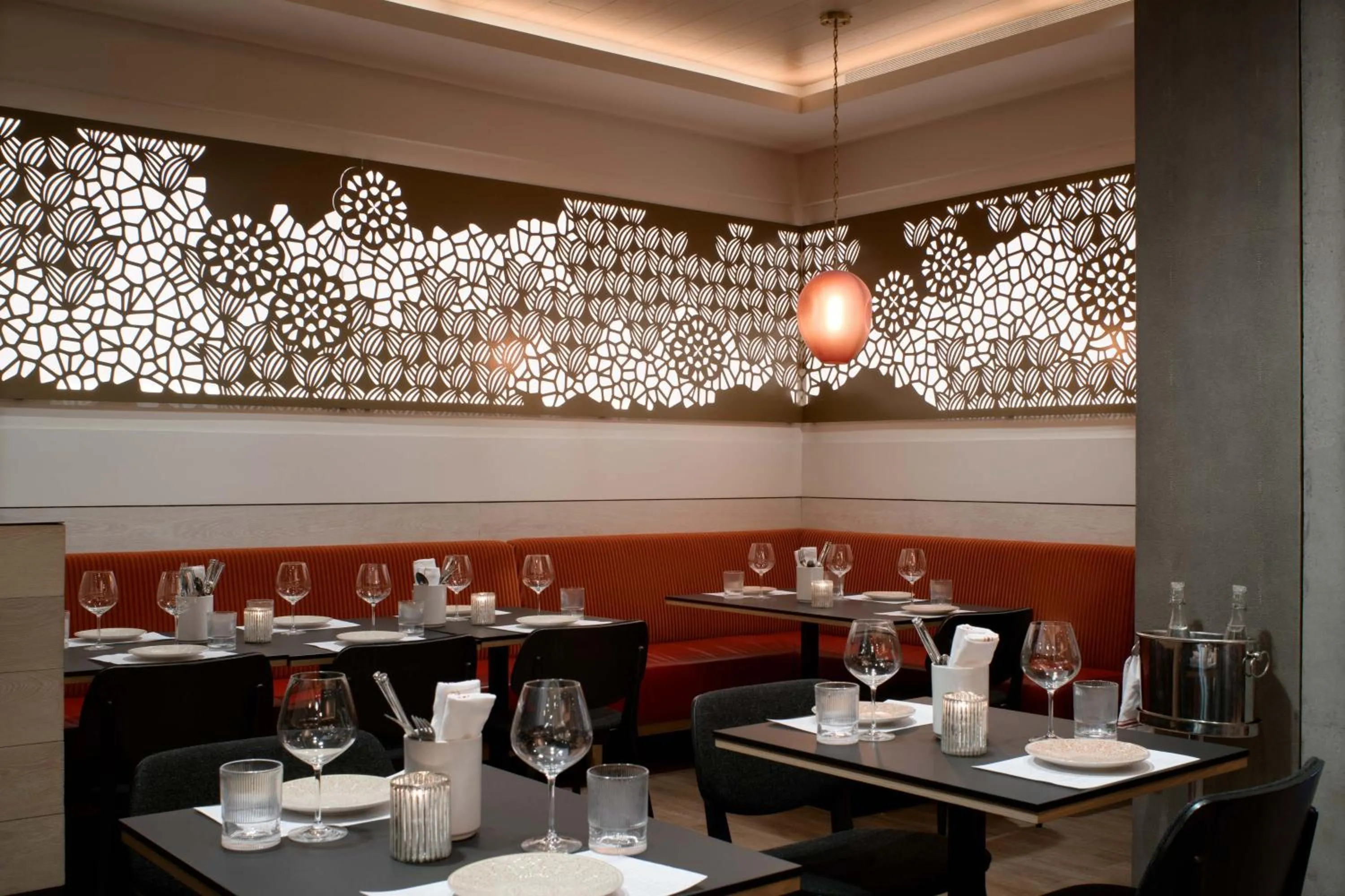 Restaurant/places to eat in LUMA Hotel - Times Square