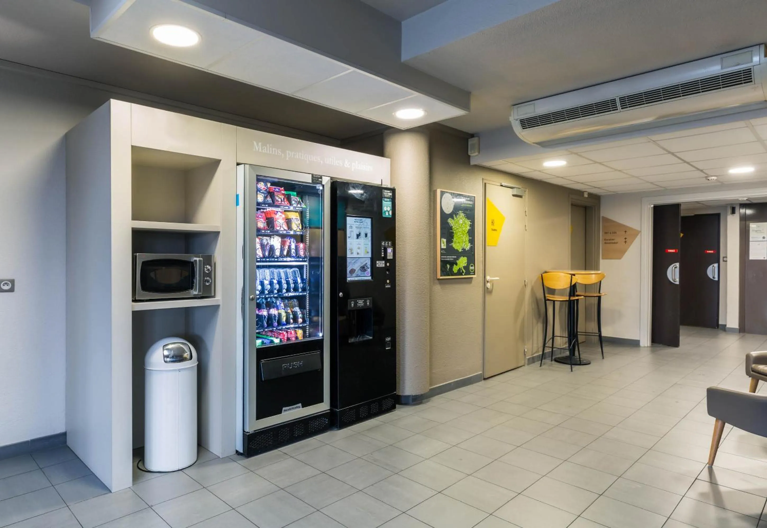 vending machine in B&B HOTEL Metz Semécourt