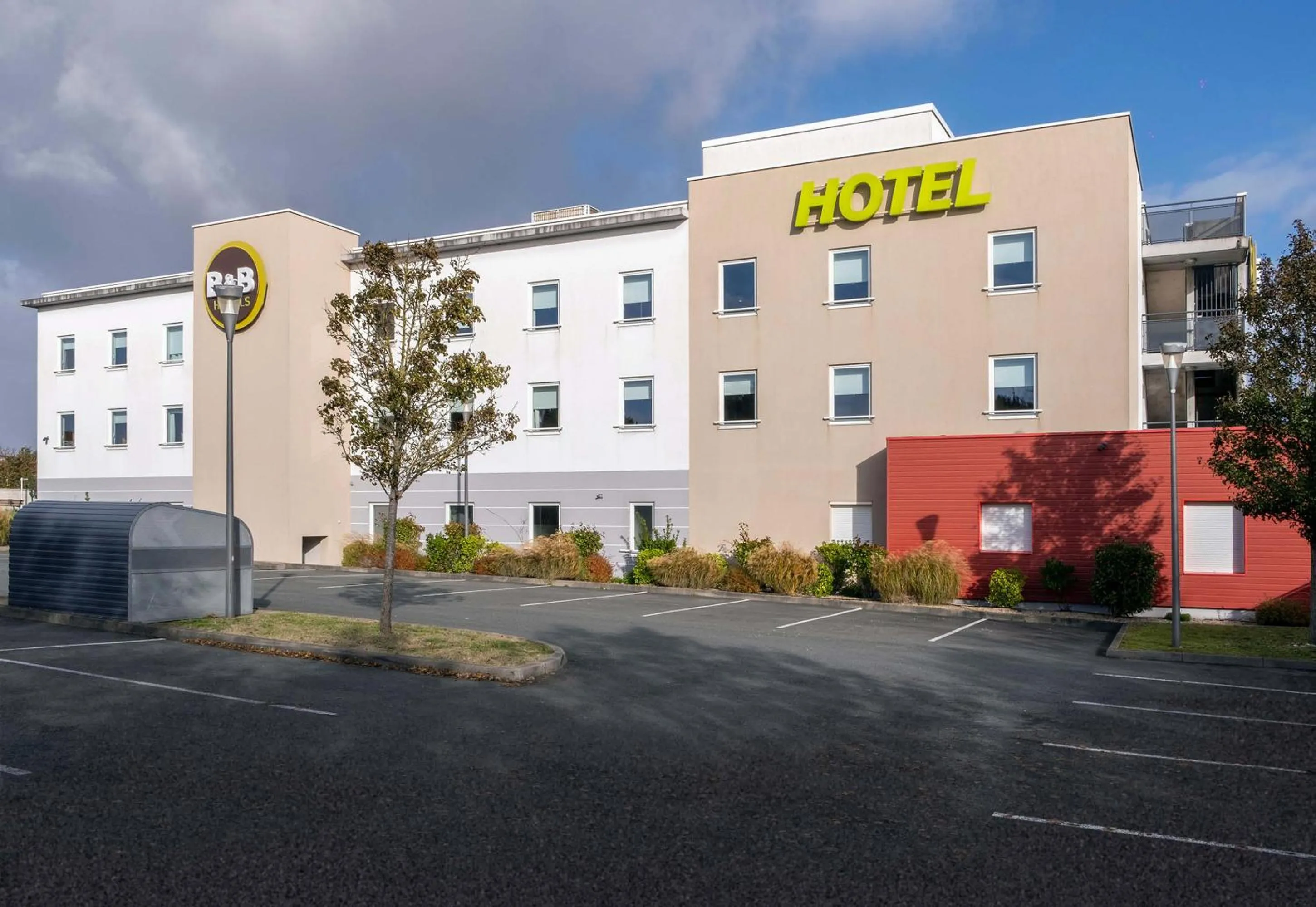 Property building in B&B HOTEL Royan La Palmyre